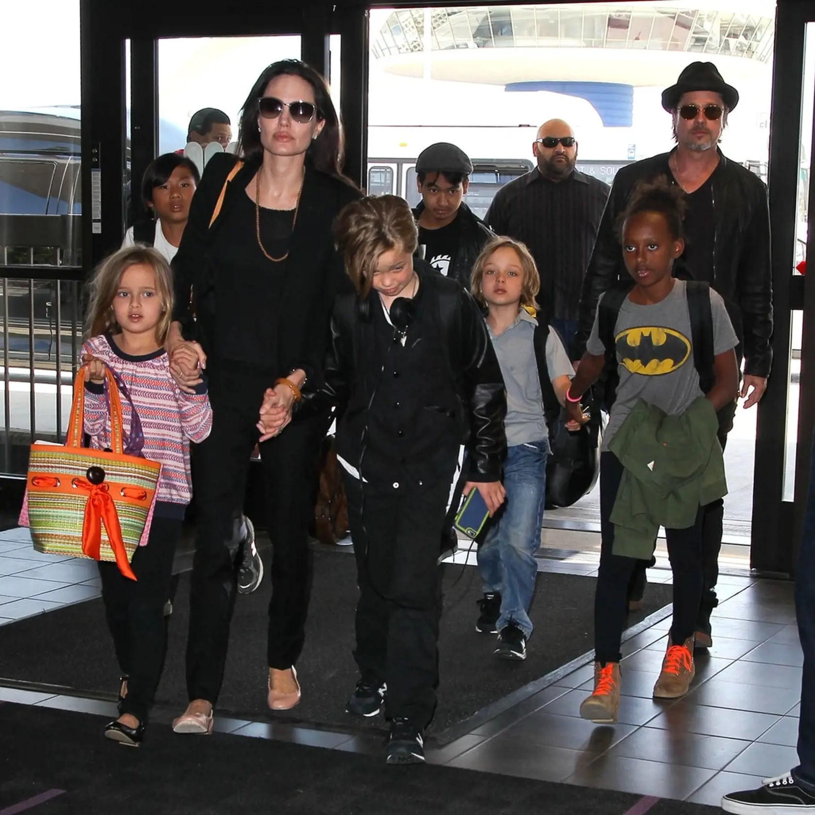 Neuveríte, čo sa šepká o Angeline Jolie: U tohto herca vraj hľadá útechu!