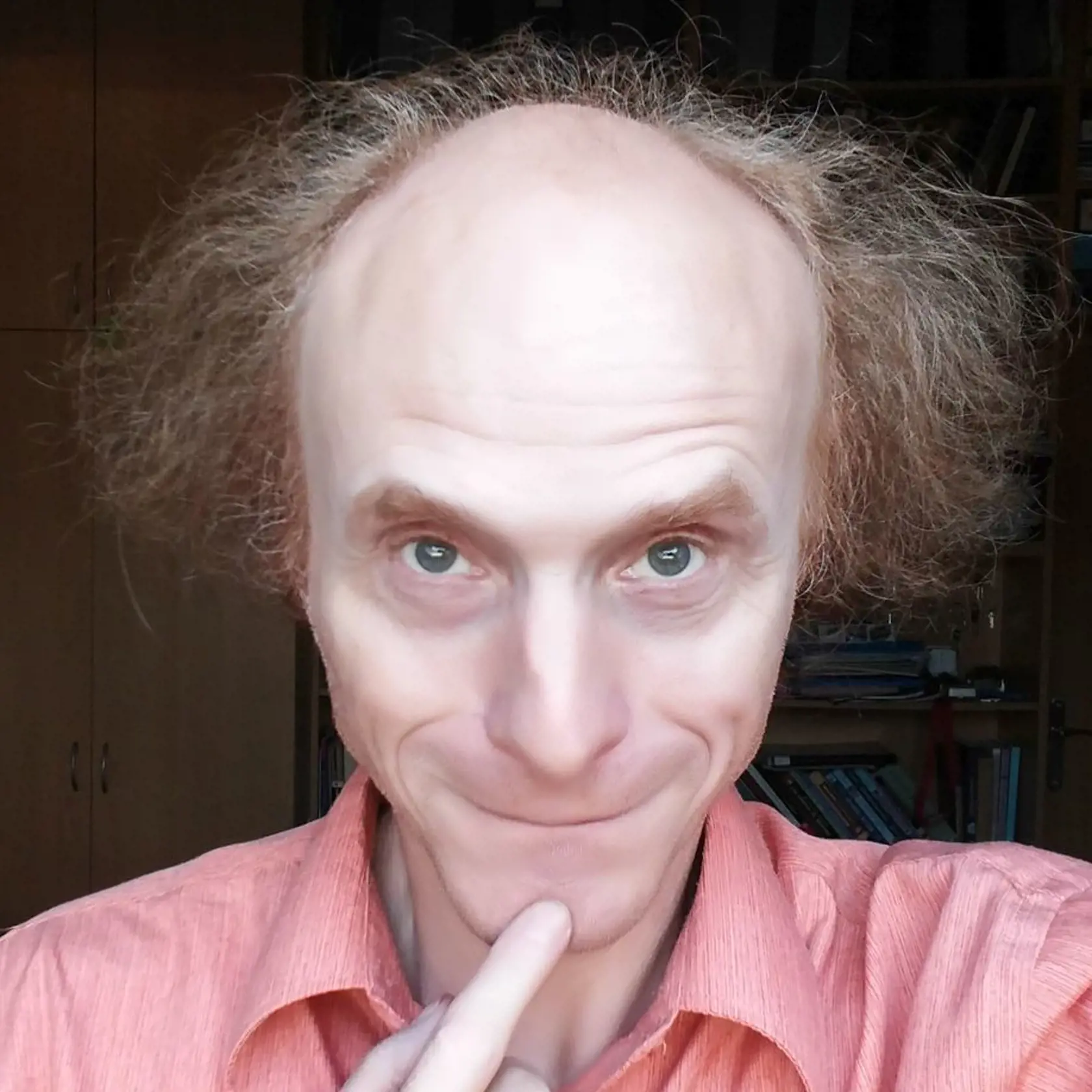 Evolučný biológ poradil, ako sa chrániť pred pandémiou.