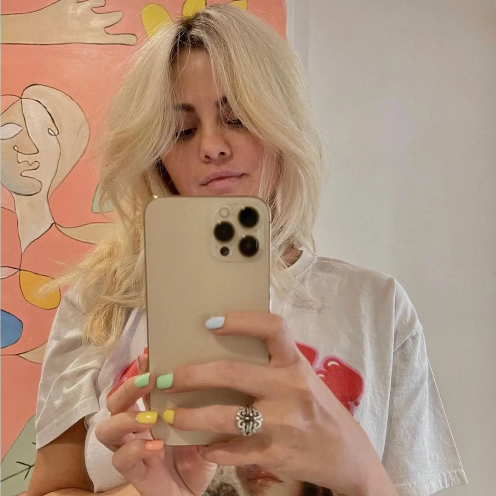 Zo Seleny je dnes blondína.