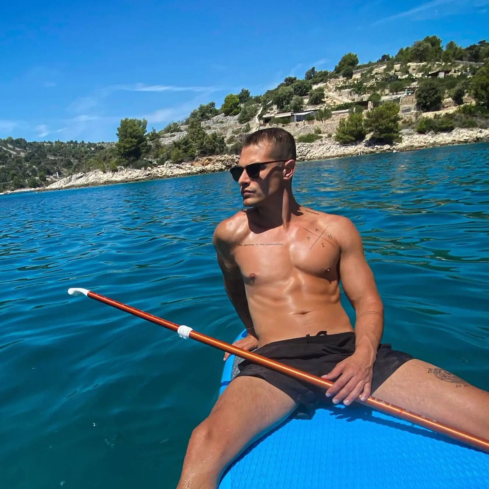 V minulosti sa Martin Koči prezentoval single životom.