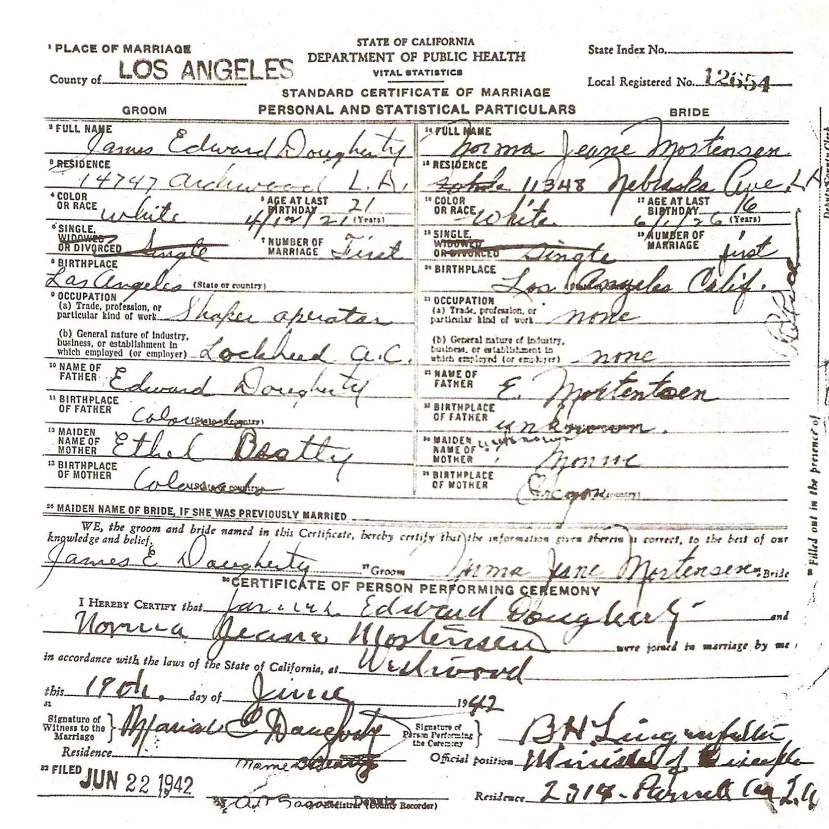 Oficiálne: Osvedčenie o uzavretí manželstva Normy Jeane Mortensonovej (Marilyn Monroe) a Jamesa Doughertyho. Trvalo štyri roky. 