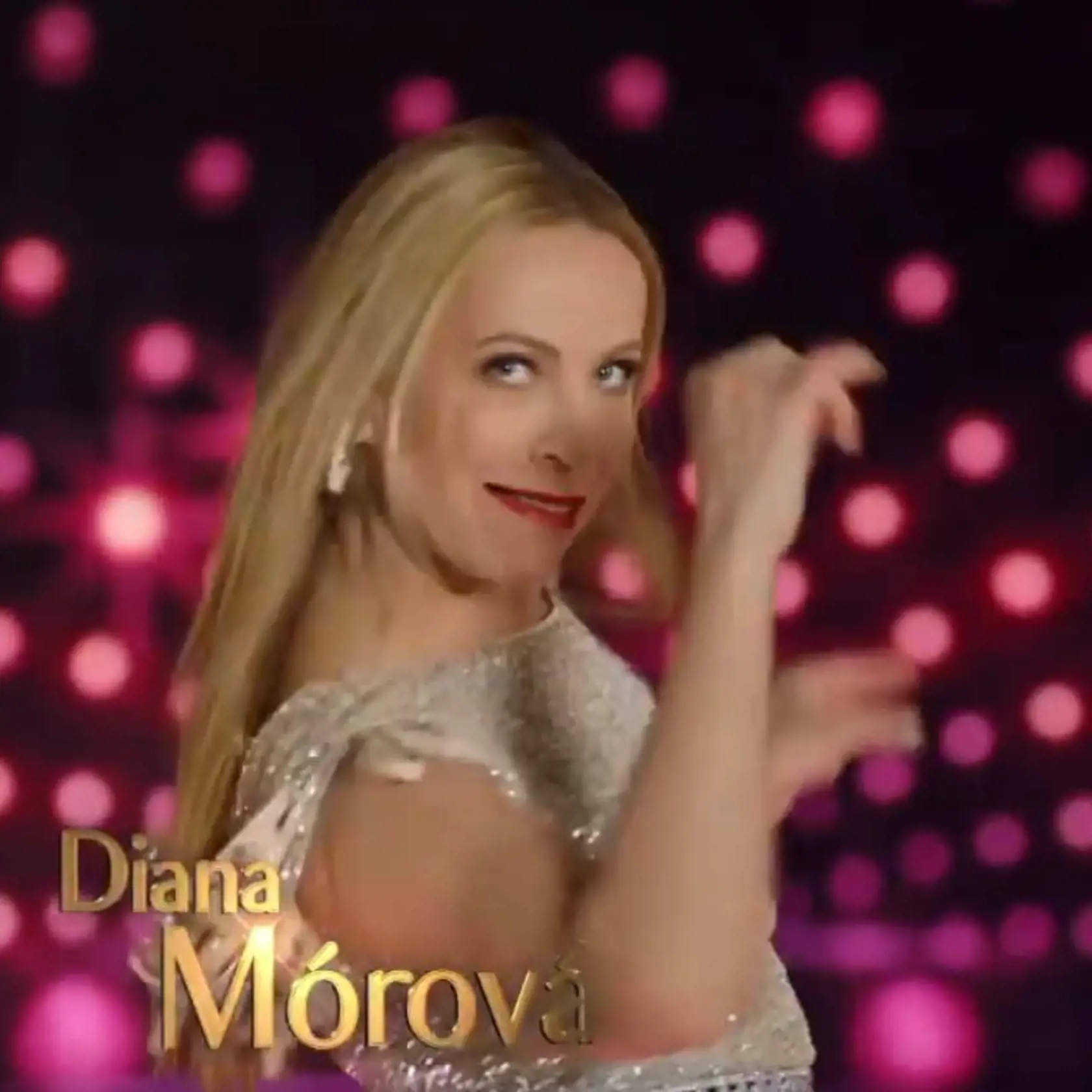 Diana Mórová predvádza v upútavke k Let's Dance rôzne grimasy.