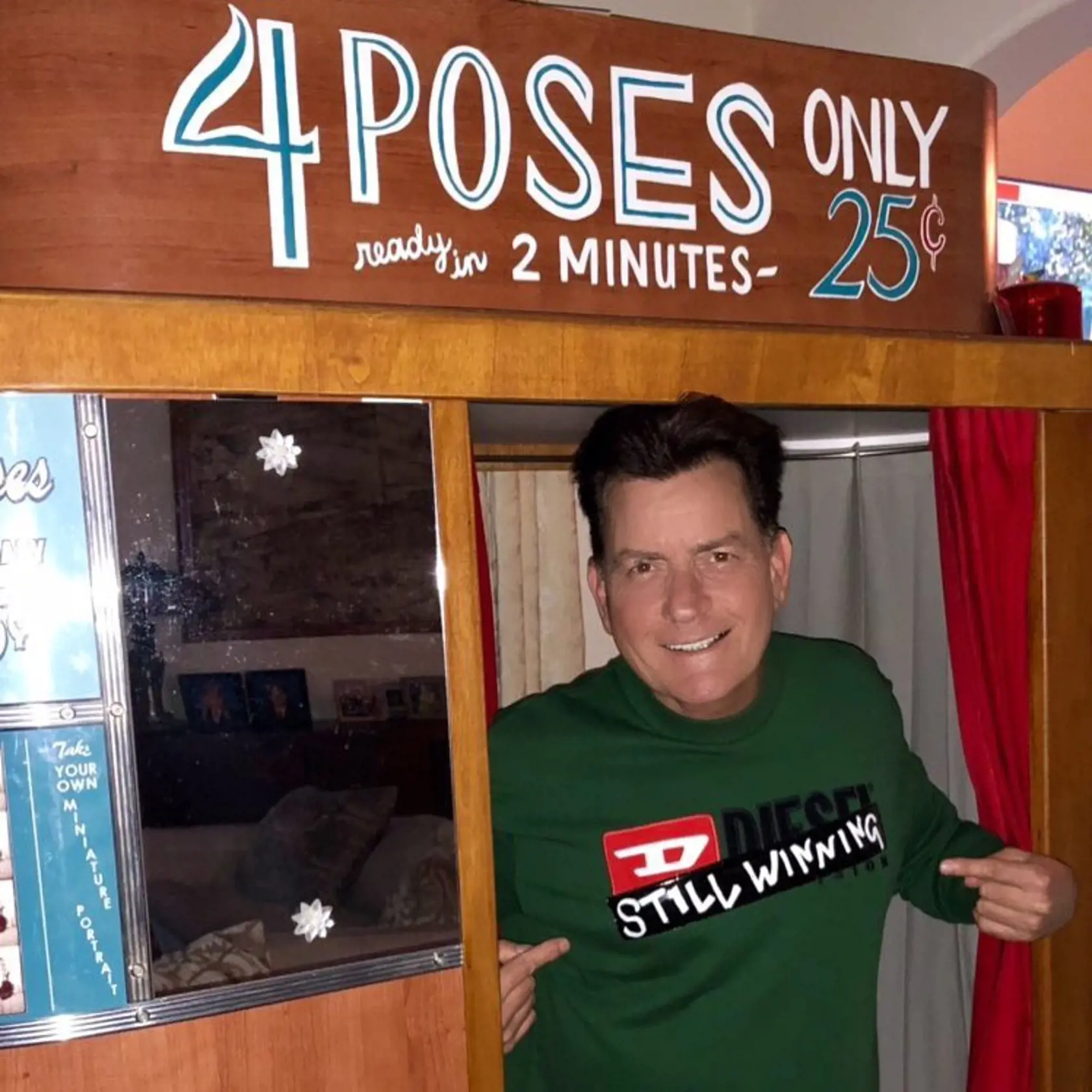 Charlie Sheen prepadol alkoholu a sexu.