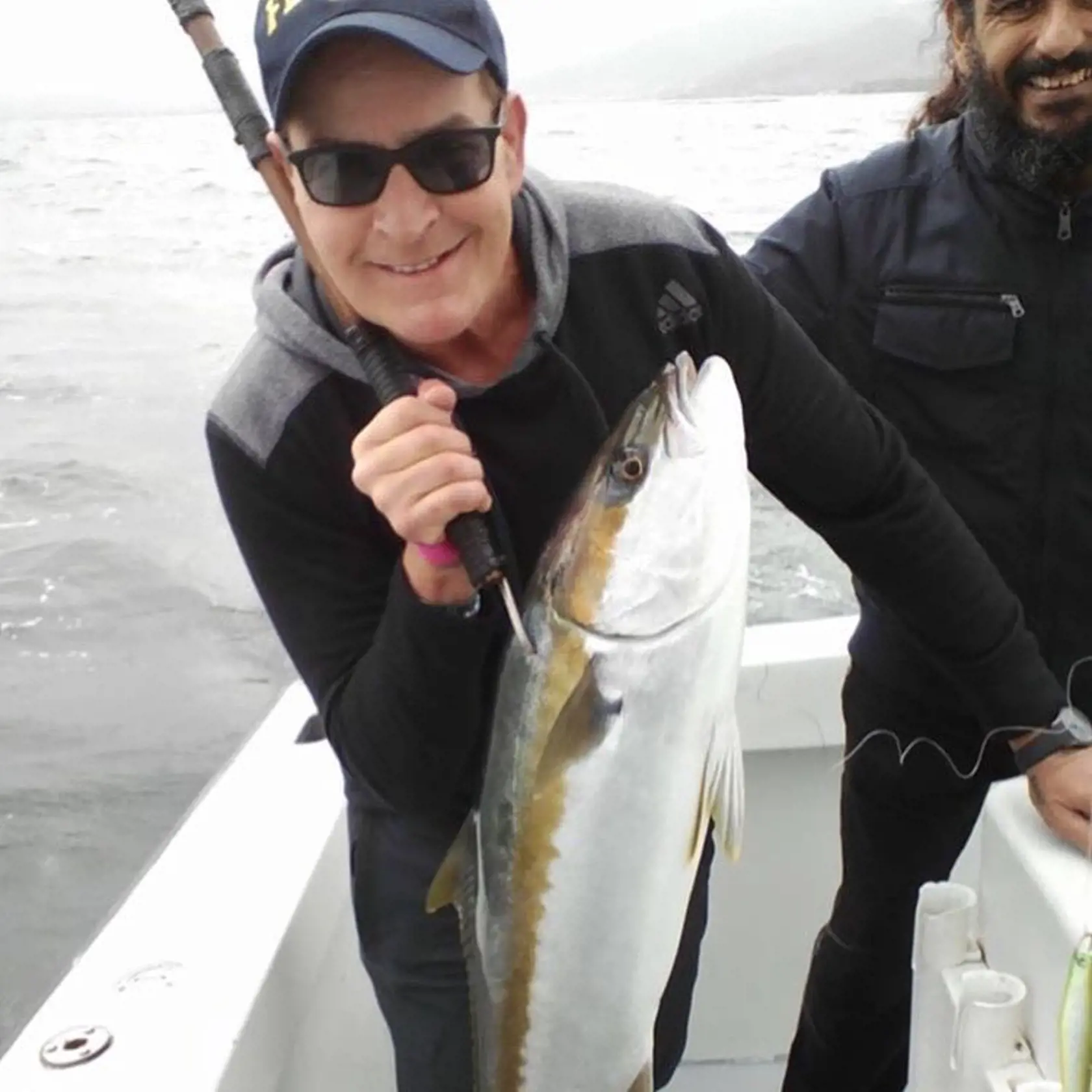 Charlie Sheen prepadol alkoholu a sexu.
