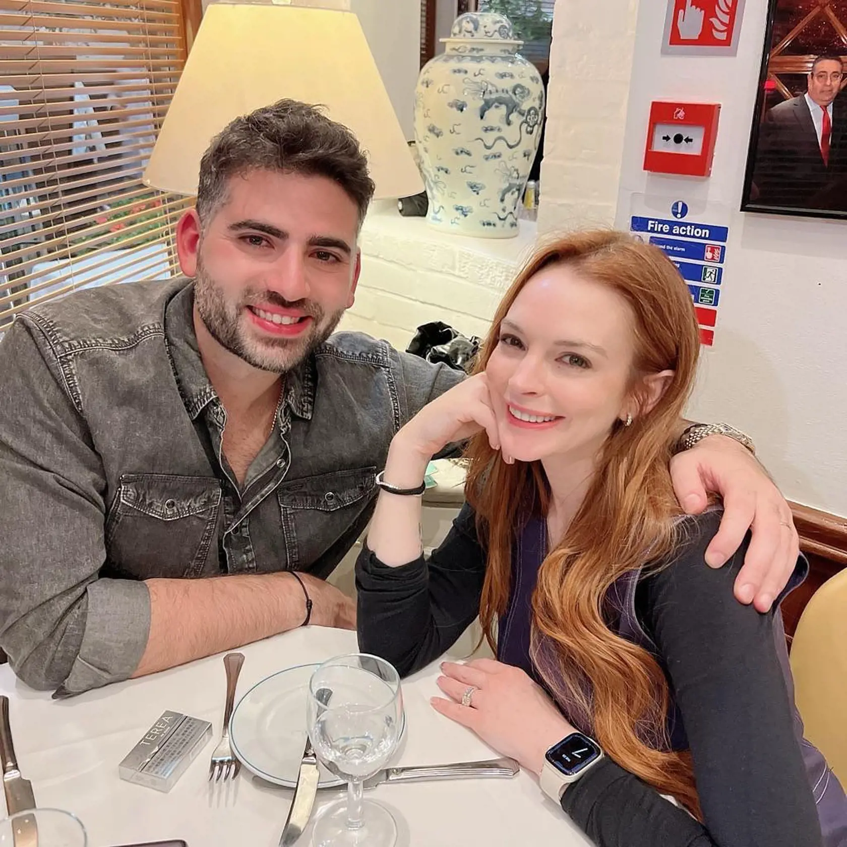 Lindsay Lohan sa pomaly vracia na scénu.