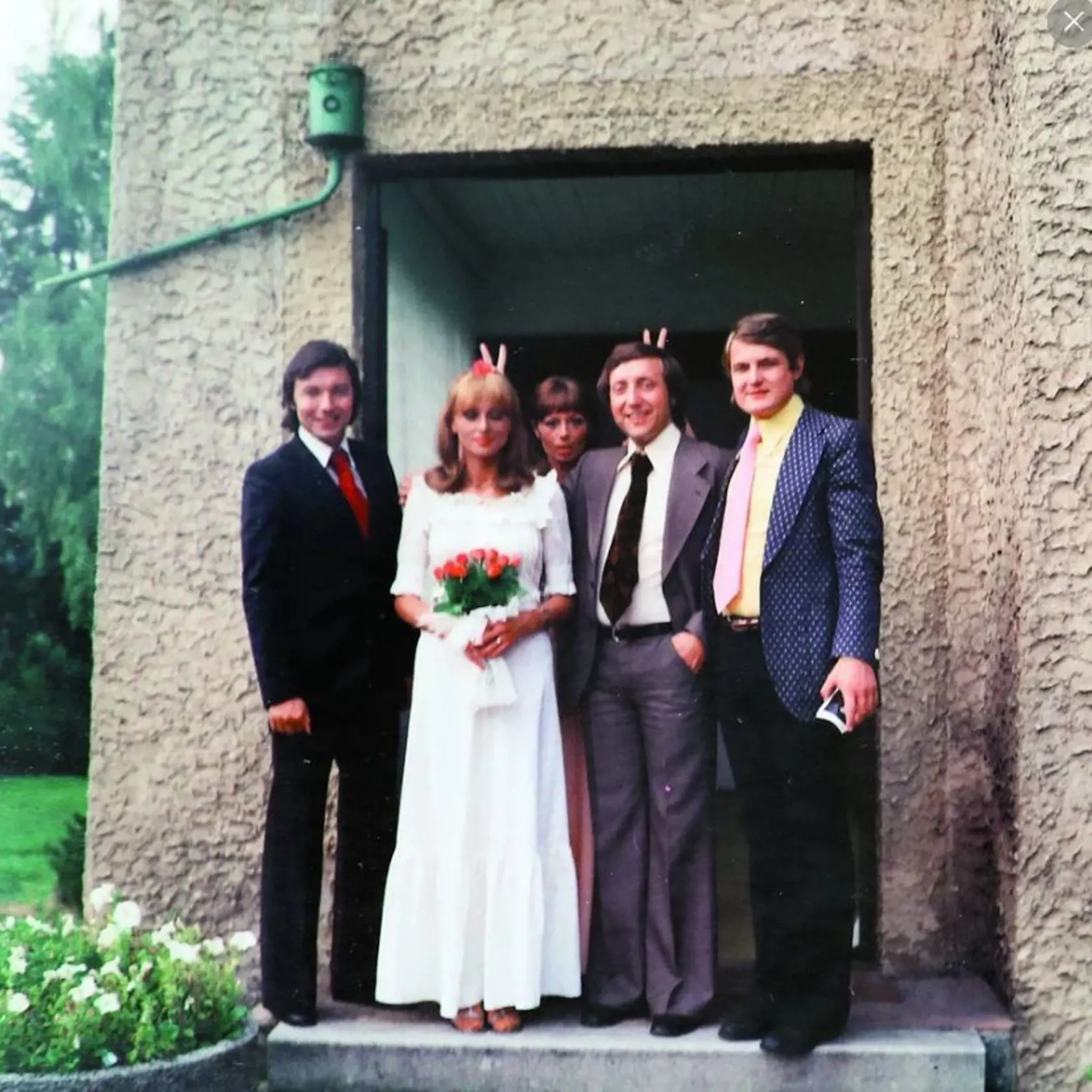 Svadba Renée Wevelsiepovej a Felixa Slováčka. Svedkami im boli Karel Gott a Ladislav Štaidl.
