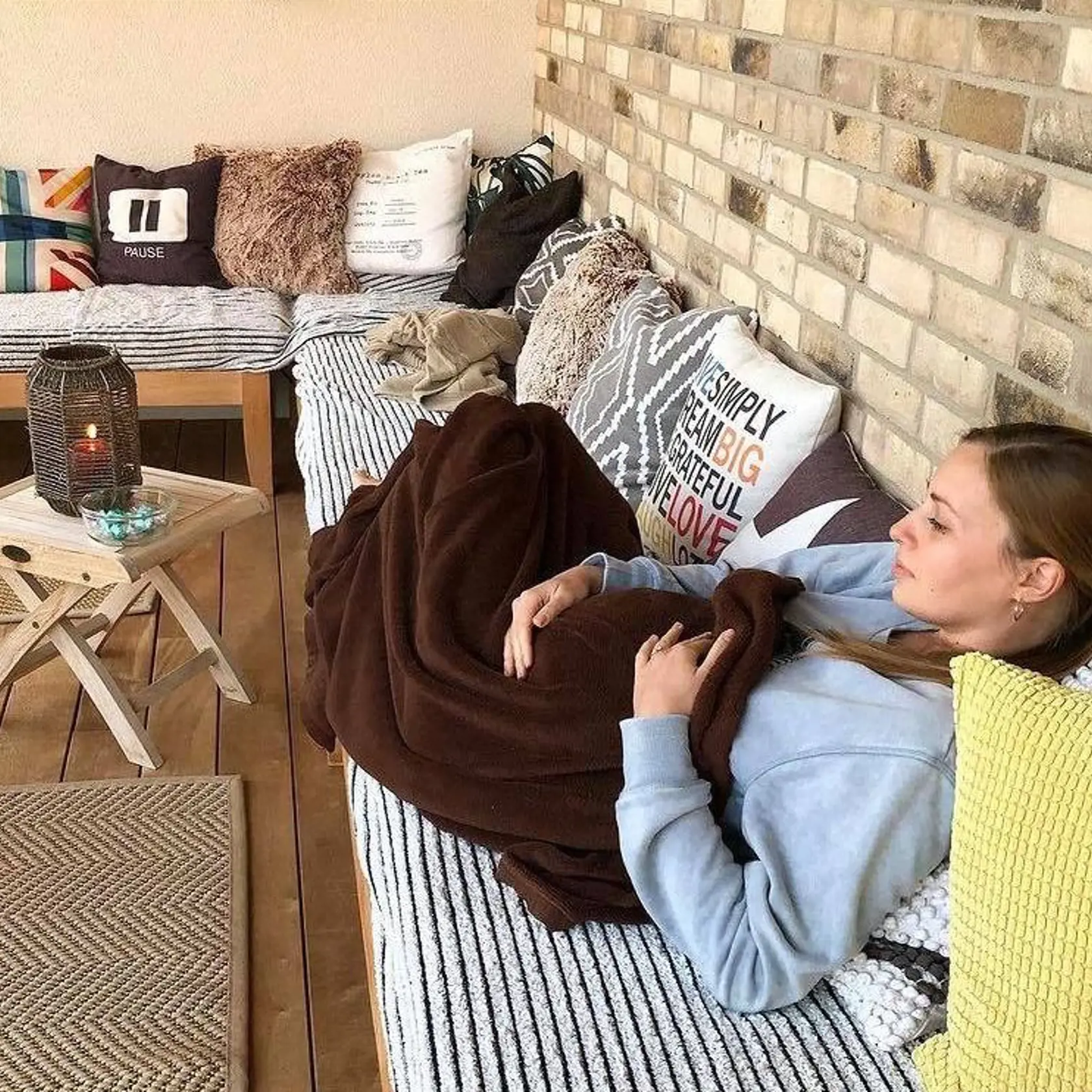 Mária si často vychutnáva relax na terase.