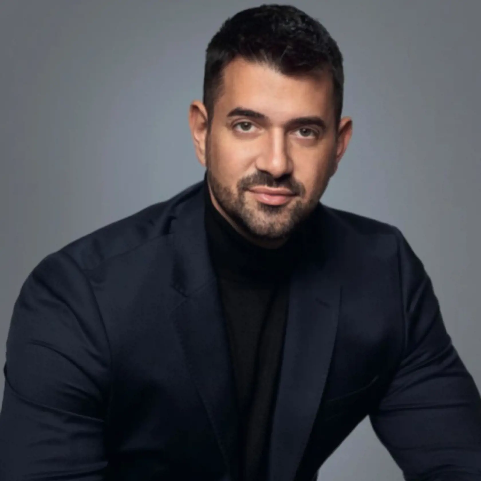 „Neviem vám to potvrdiť, lebo ja som nič také nepočul a ani mne osobne nič také neponúkol," odpísal nám Erik Ňarjaš.