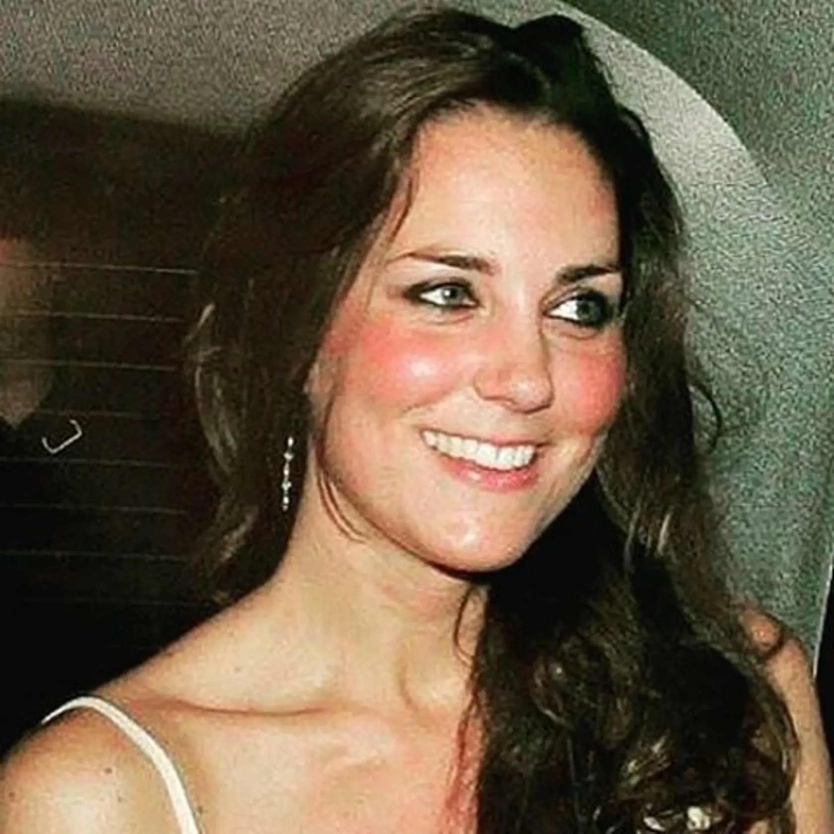 Vojvodkyňa Kate to vo svojich začiatkoch rozhodne nemala ľahké. Fotografi a novinári striehli na jej chyby na každom kroku.