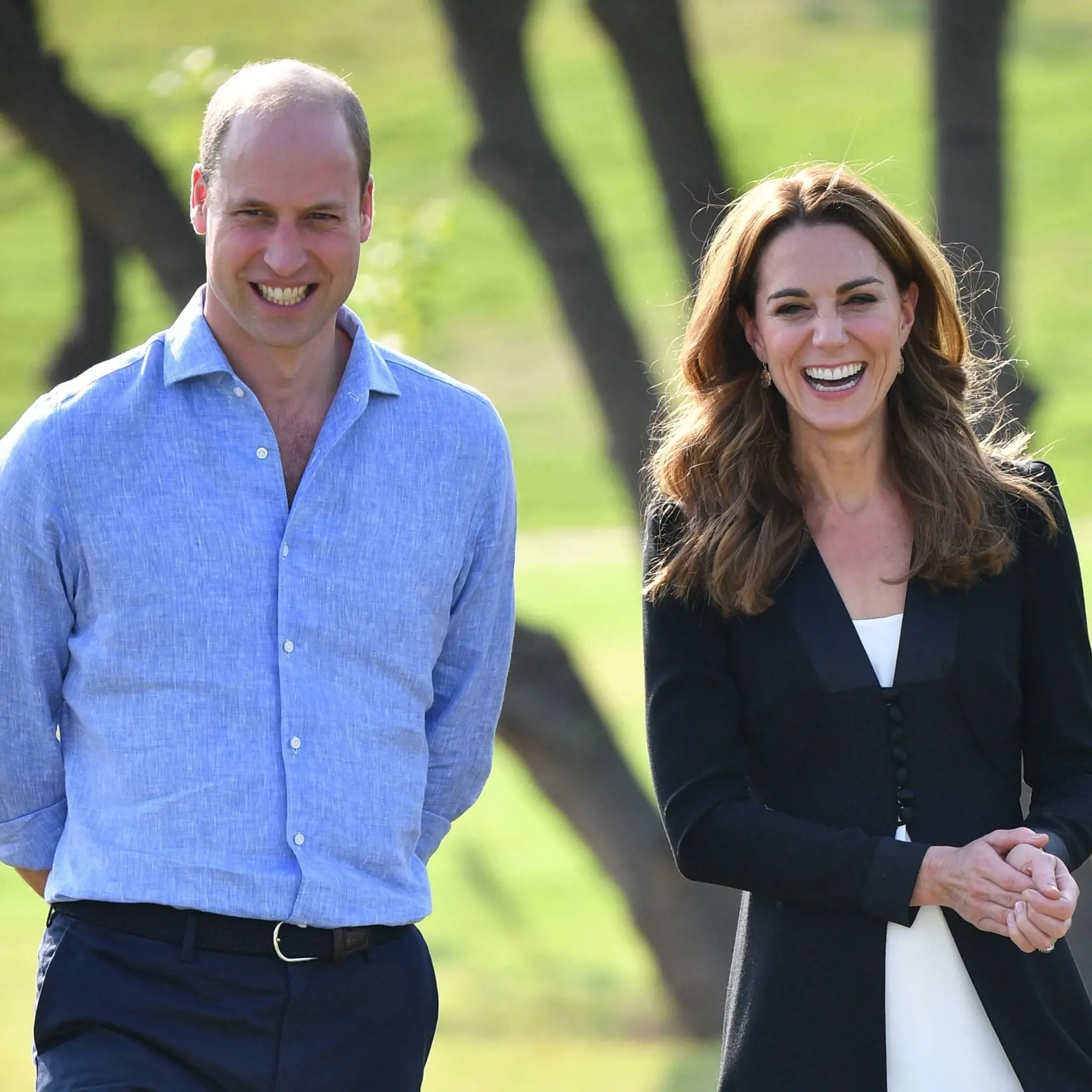 Princ William a princ Harry spolu nekomunikujú. K zlému vzťahu prispieva aj vzájomná nevraživosť ich manželiek.