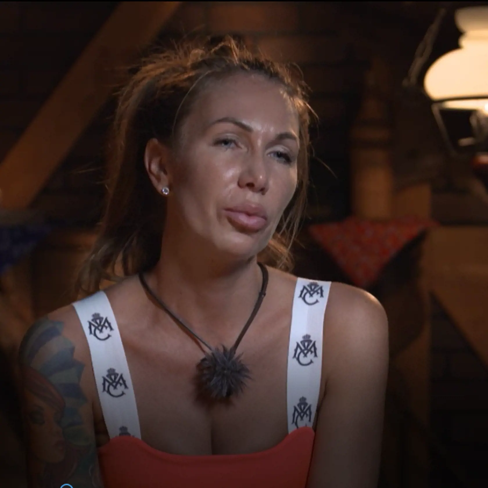 Kristi z Farmy nemá problém pózovať v dráždivých pózach a v Amerike pôsobí ako fotomodelka odvážnych aktov.