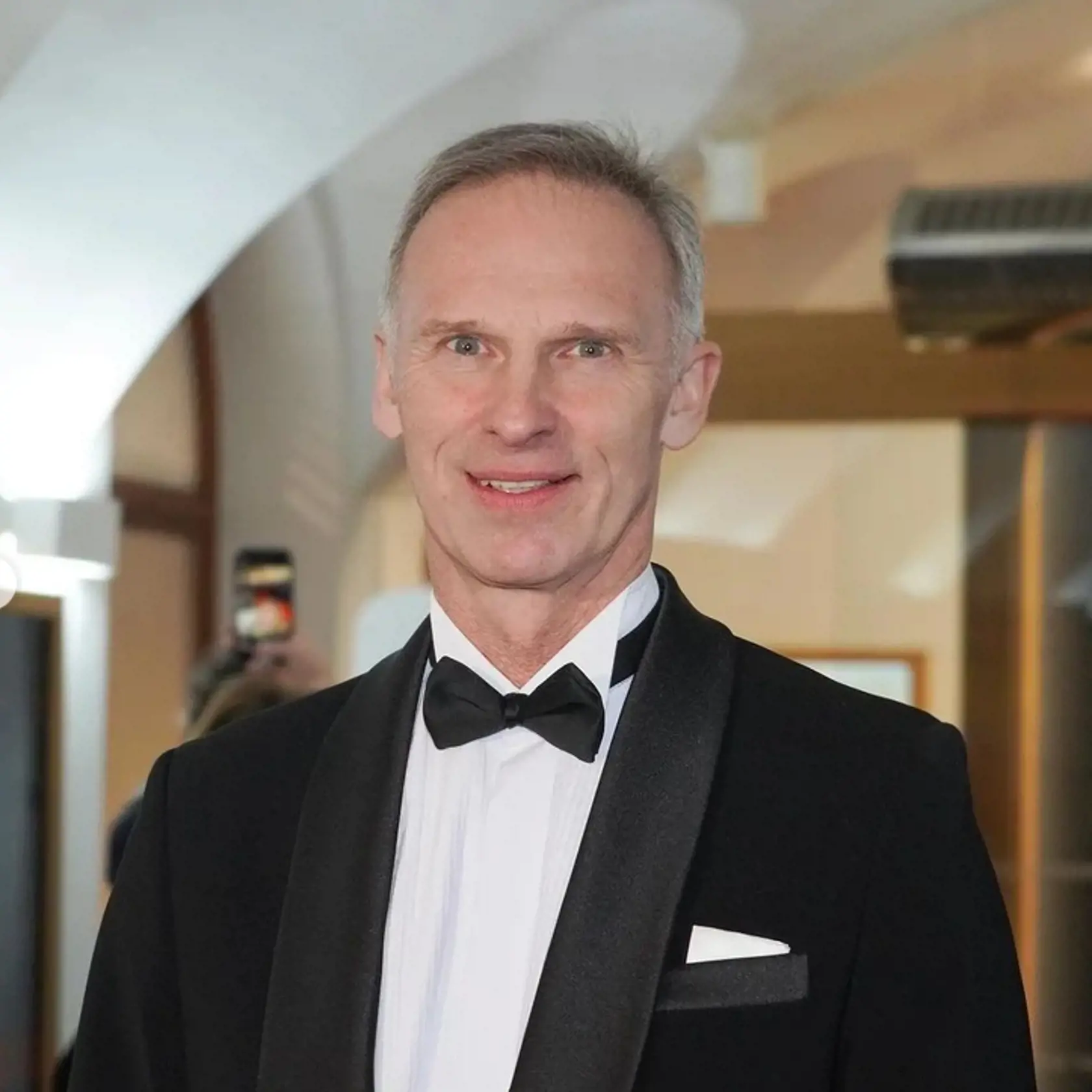 Dominátor sa na filmovú premiéru v Lucerne dal do gala.