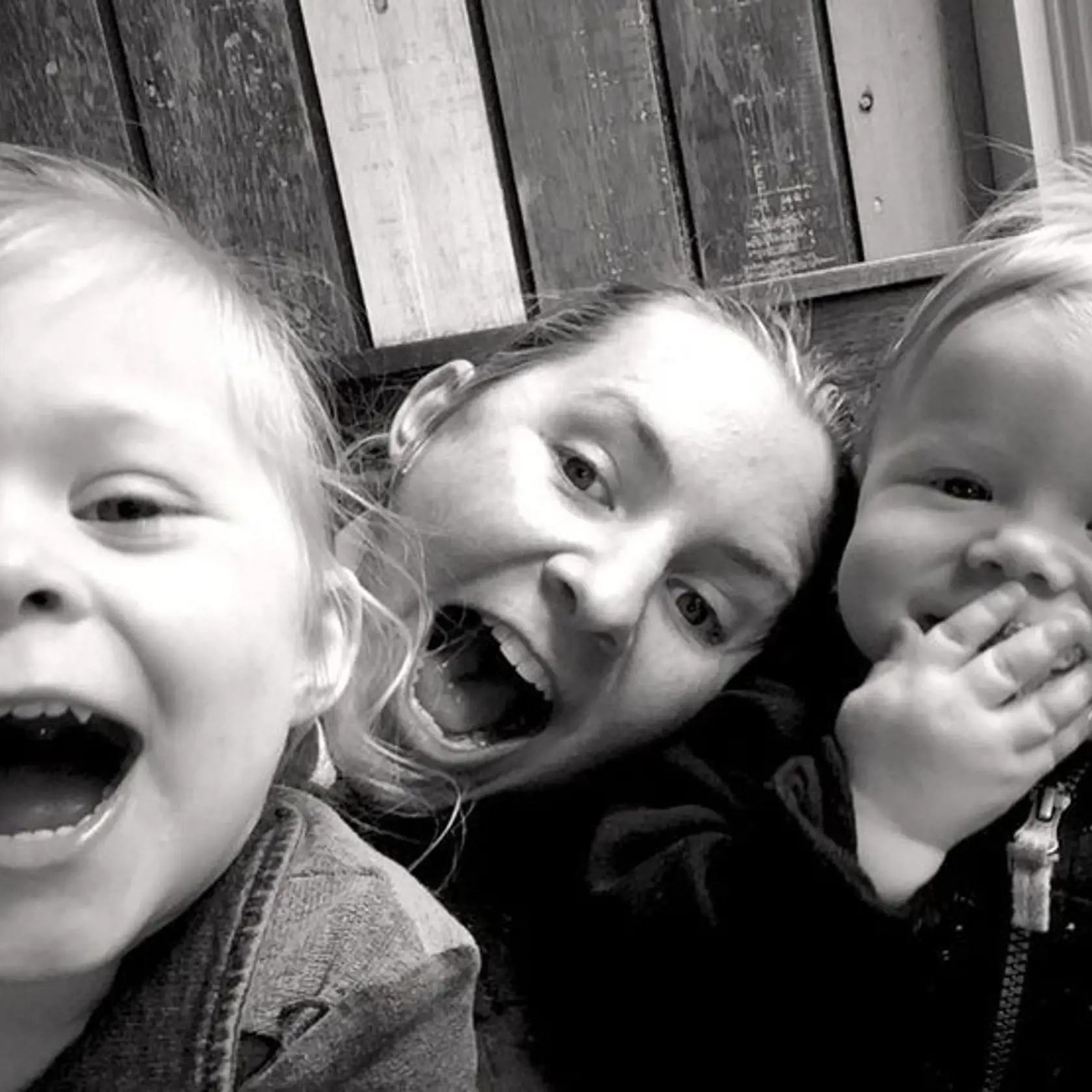 Lucy zo seriálu V siedmom nebi si svoju úlohu mamičky užíva.