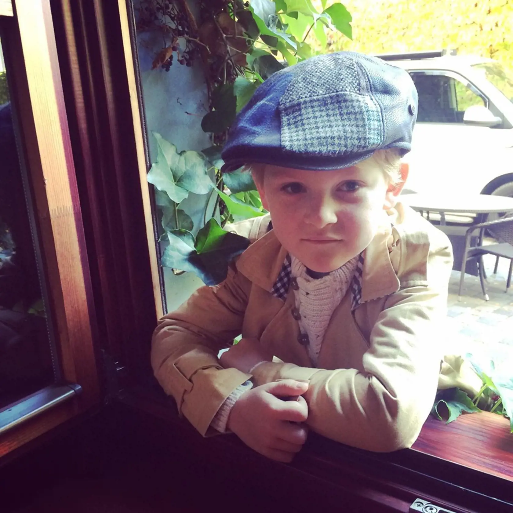 Katkin syn Adam: “A mama. Najlepšie sa majú zvieratá. Nemusia chodiť do školy. Ale zase sa majú aj najhoršie, lebo nemôžu hrať hry.” (počítačové samozrejme).