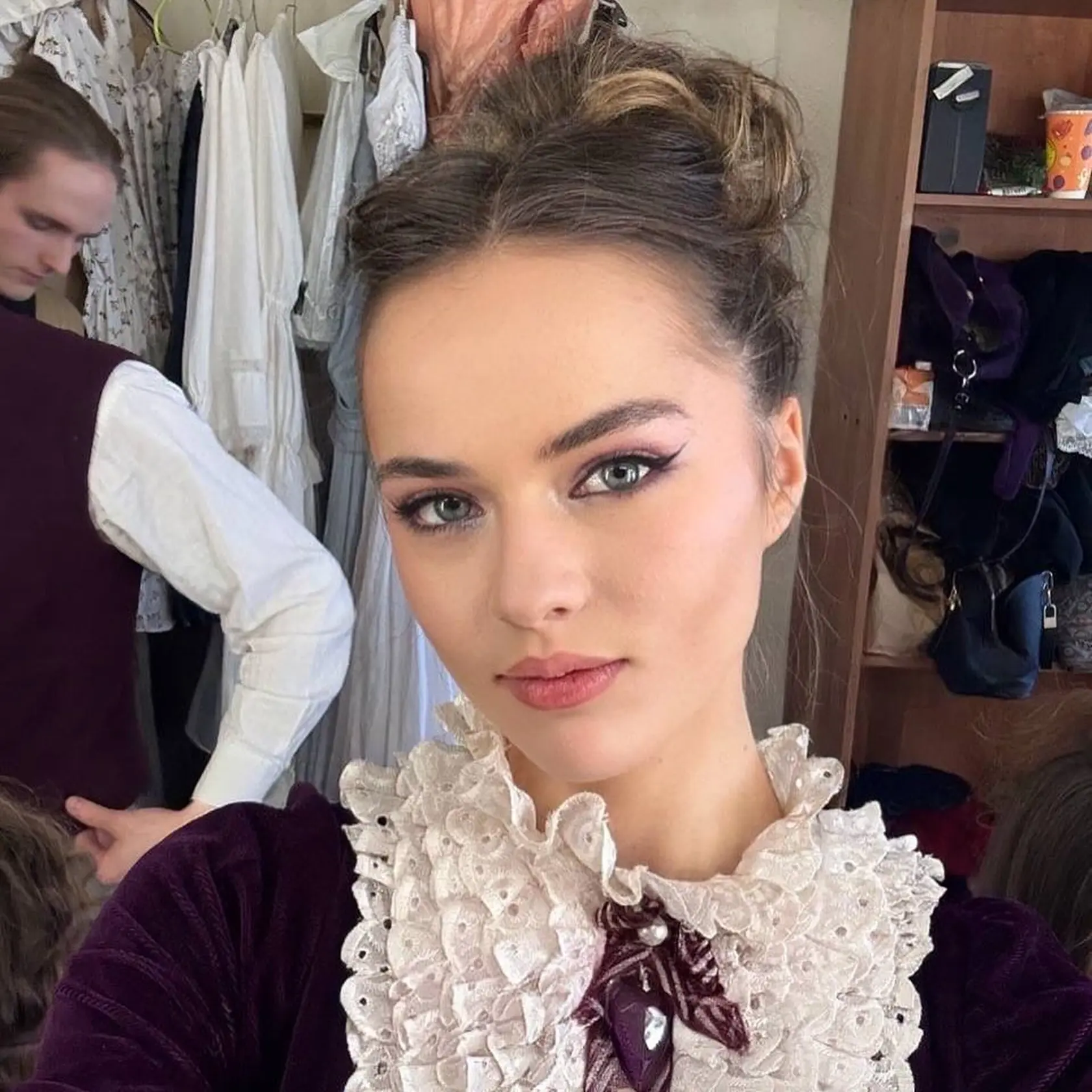 Kristina Pimenova študuje herectvo na strednej škole v Moskve.