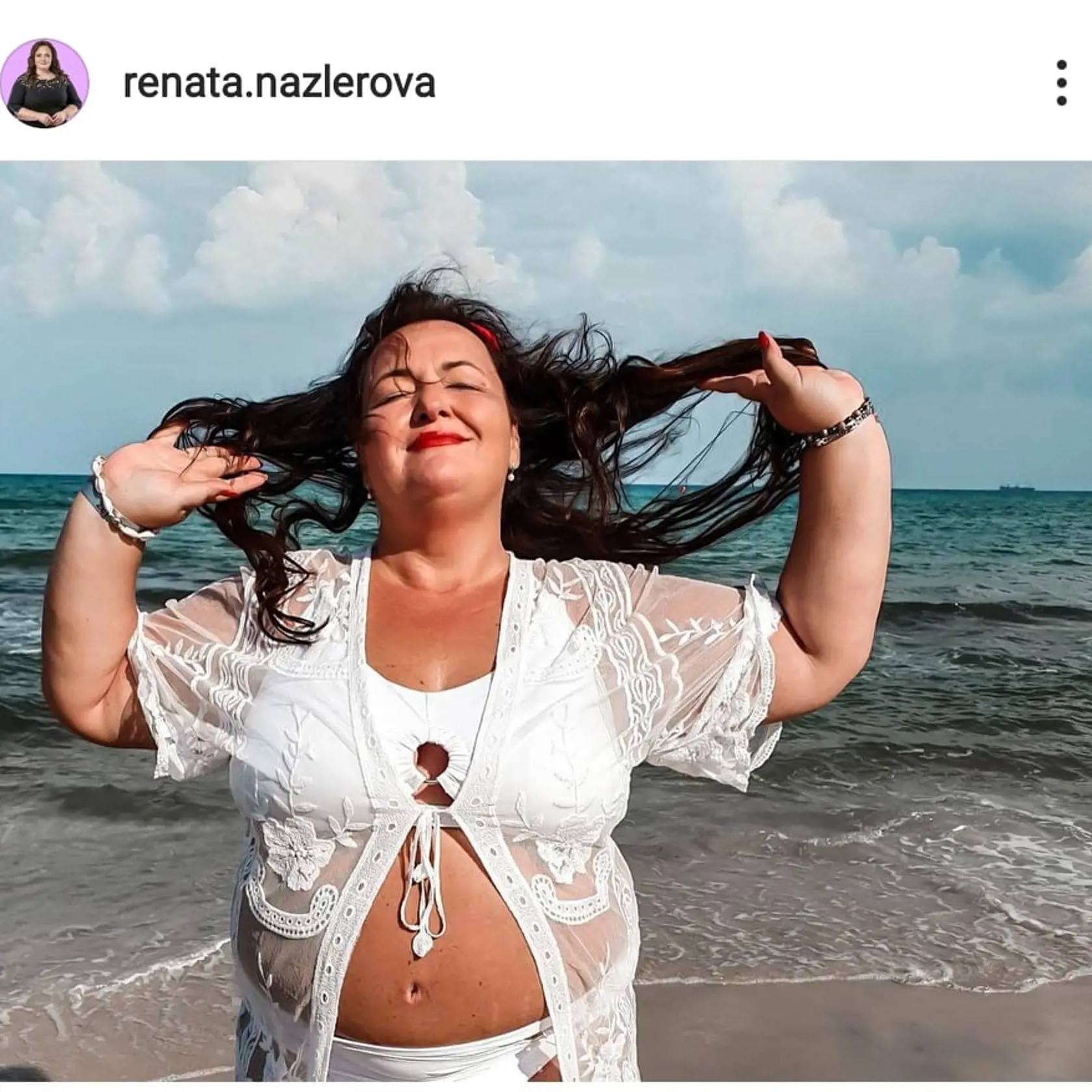Bývalá moderátorka Renáta Názlerová svoje kilá navyše vôbec nerieši a cíti sa aj s nimi sexi.