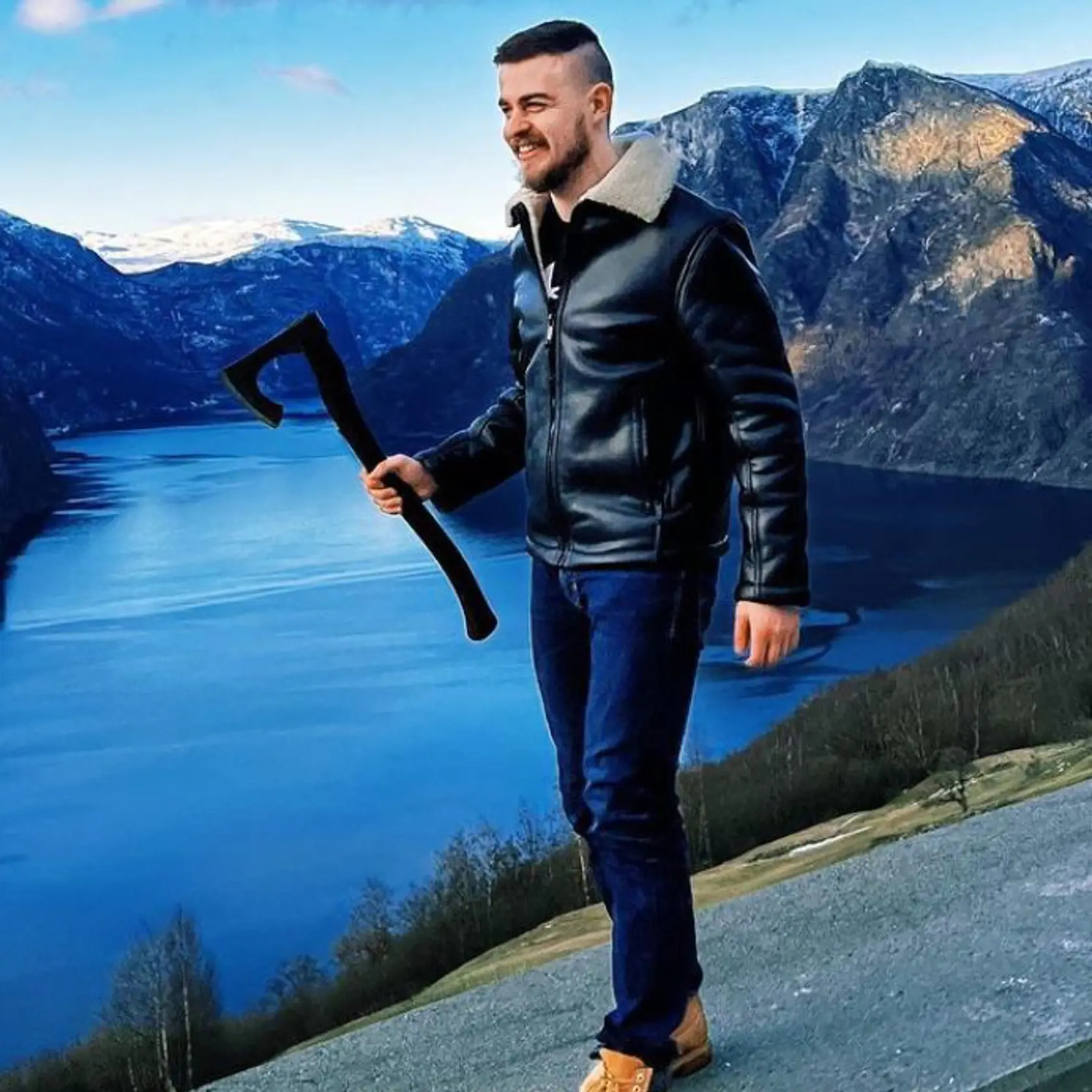 Dávid je synom Zuzany Fialovej a Petra Matulíka.