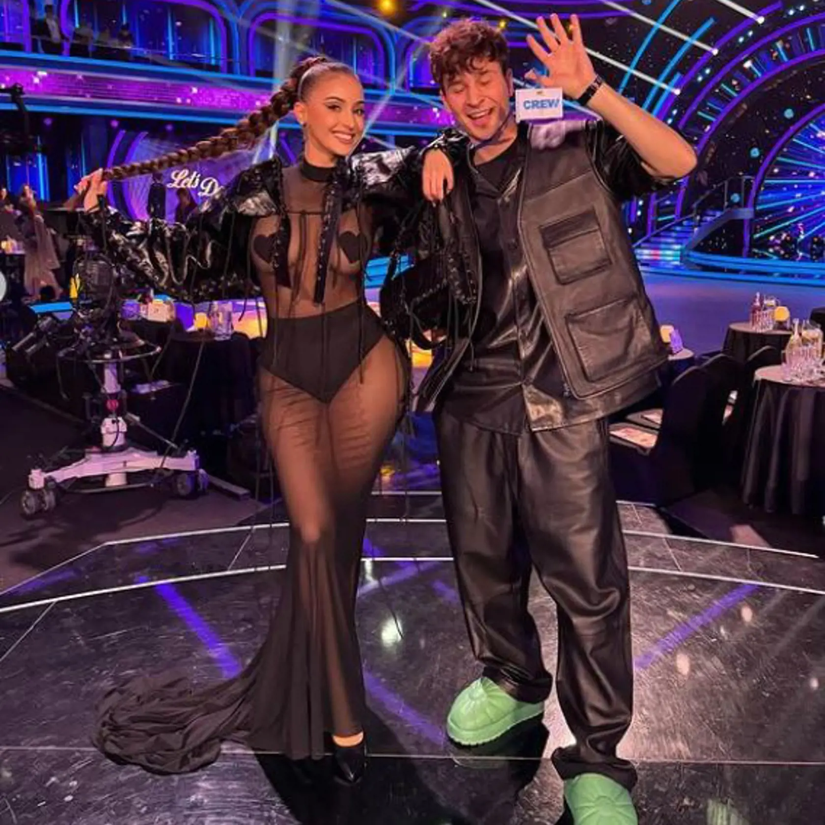 Známa influencerka Kika Ďurišová si na Let´s Dance obliekla poriadne dráždivý outfit. Na fotke s priateľom, českým moderátorom a influencerom známym pod menom Nikos.
