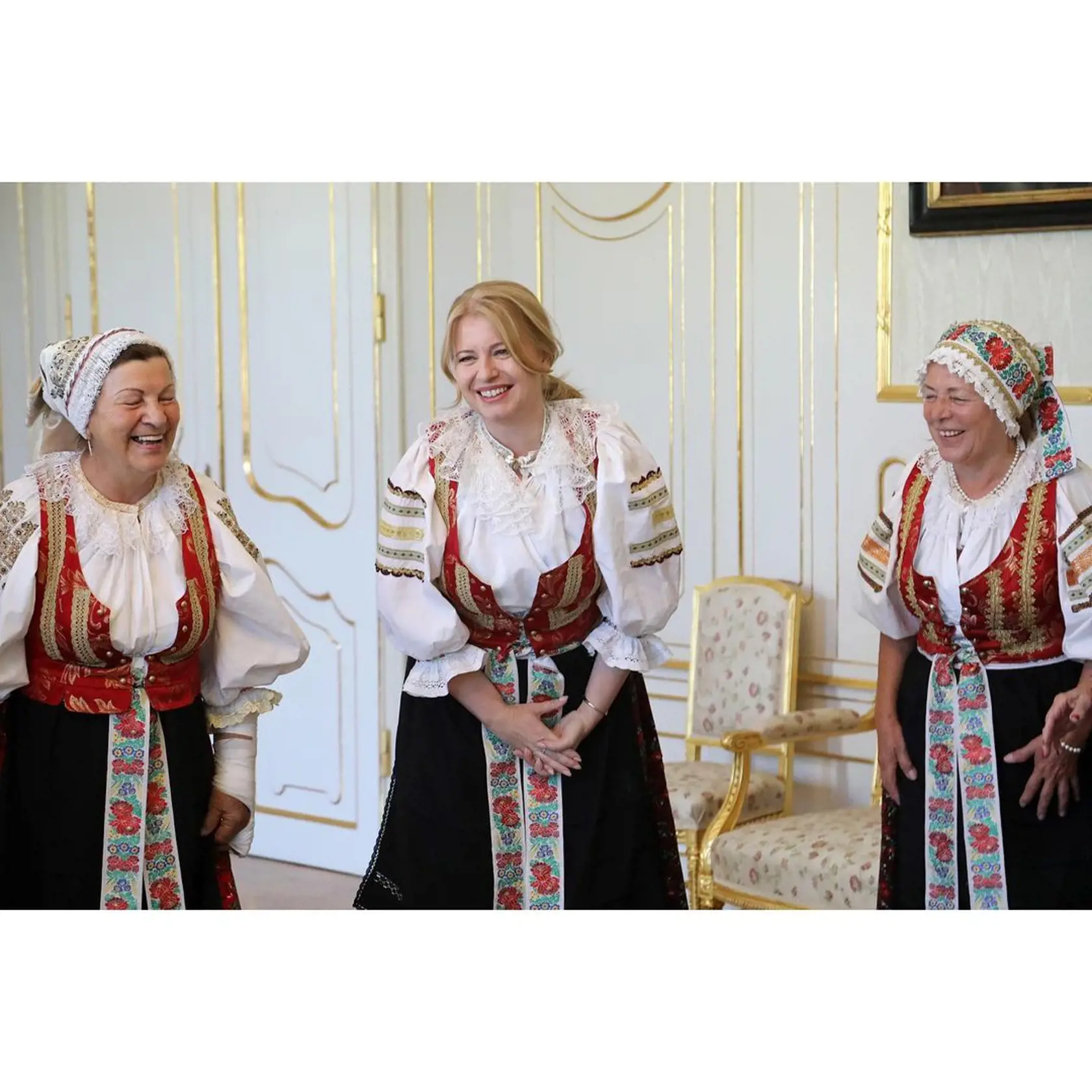 Zuzana Čaputová v kroji.