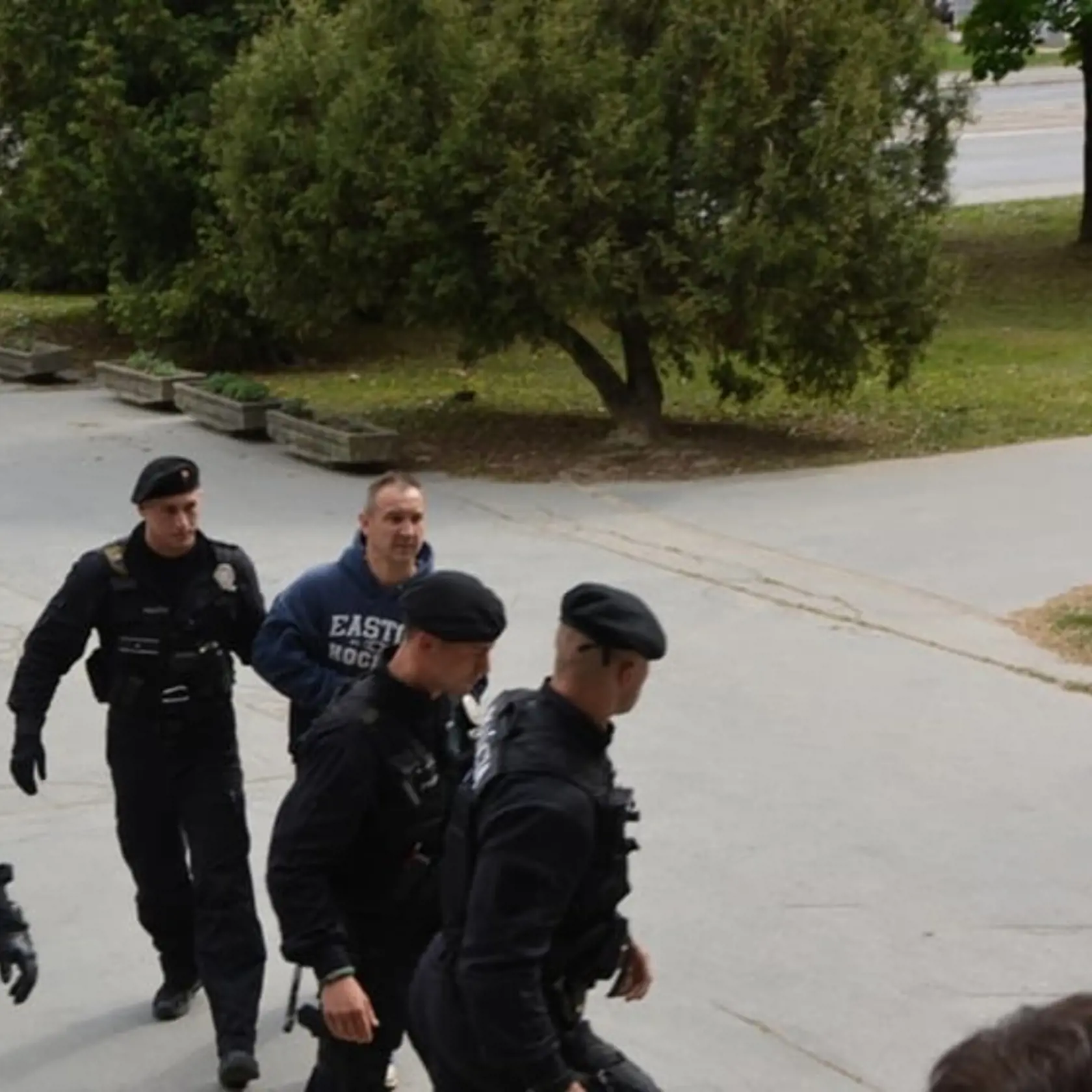 Okoličány v roku 2014 skončil vo väzbe za marenie dražby. Neskôr ho súd spod obžaloby oslobodil.