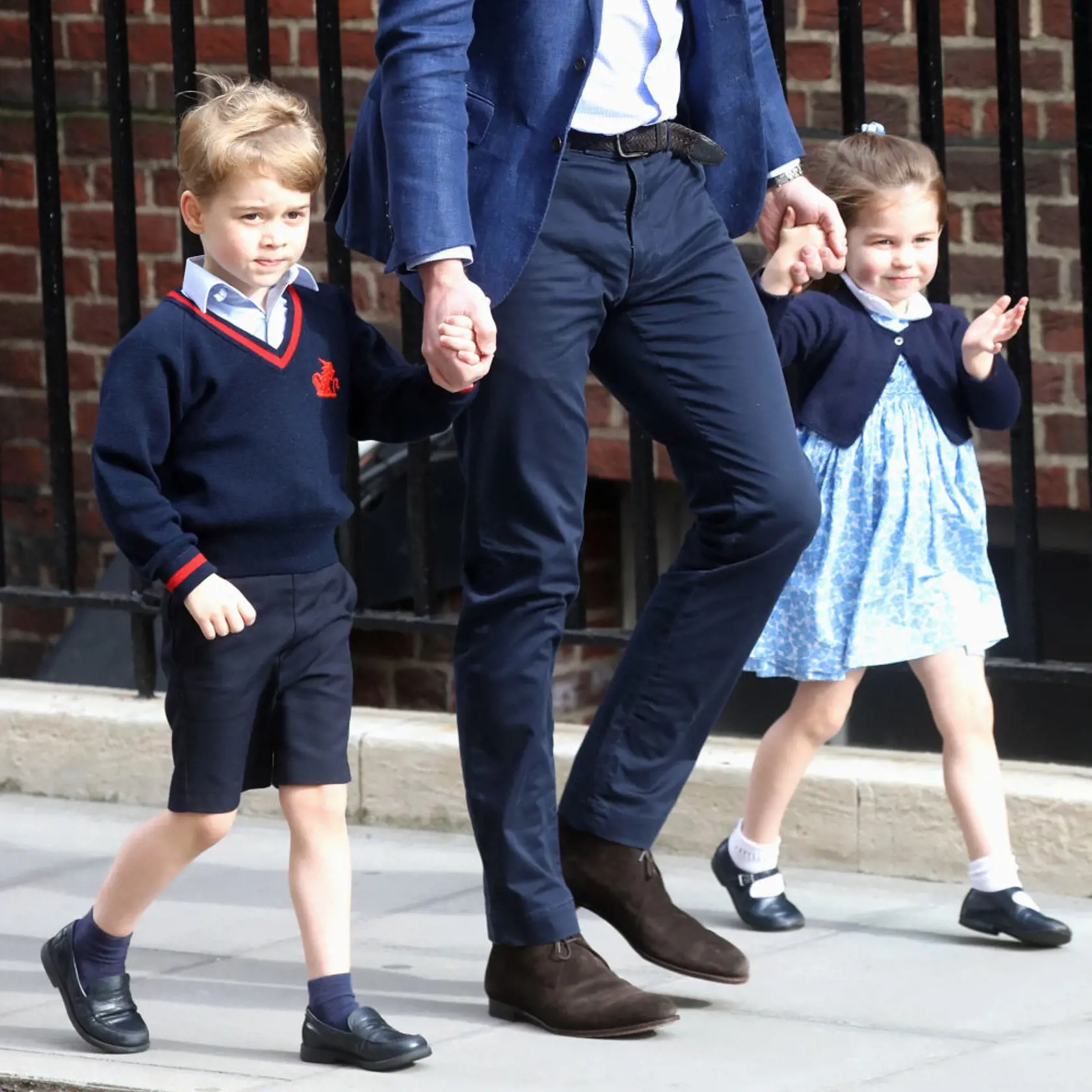 LONDON, ENGLAND - APRIL 23:  Prince William, Duke of Cambridge arrives with Prince George and Princess Charlotte at the Lindo Wing after Catherine, Duchess of Cambridge gave birth to their son at St Mary's Hospital on April 23, 2018 in London, England. The Duchess safely delivered a boy at 11:01 am, weighing 8lbs 7oz, who will be fifth in line to the throne.  (Photo by Chris Jackson/Getty Images)