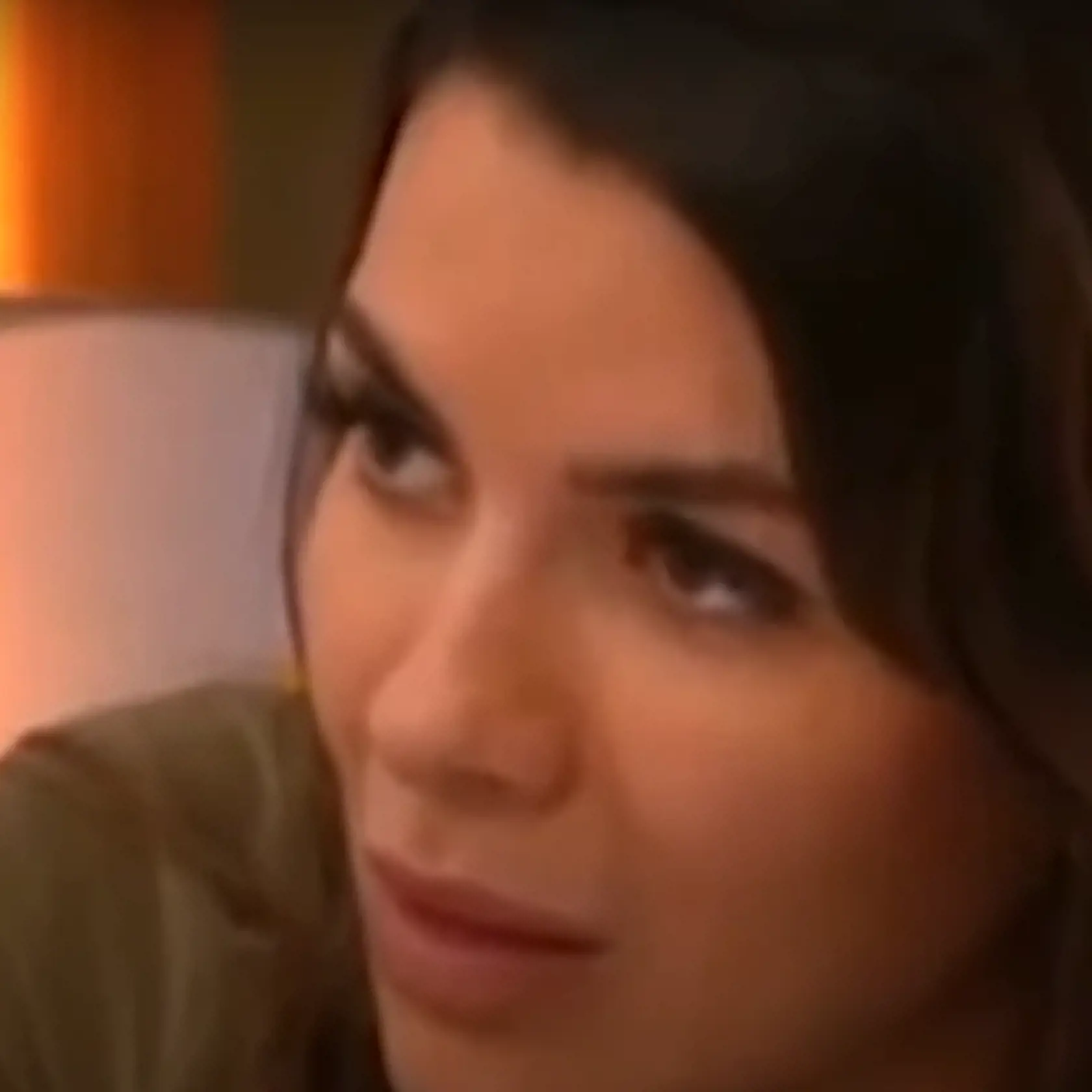 "Kde je Kate?" spýtala sa ho jedna zo súťažiacich Ekin-Su.