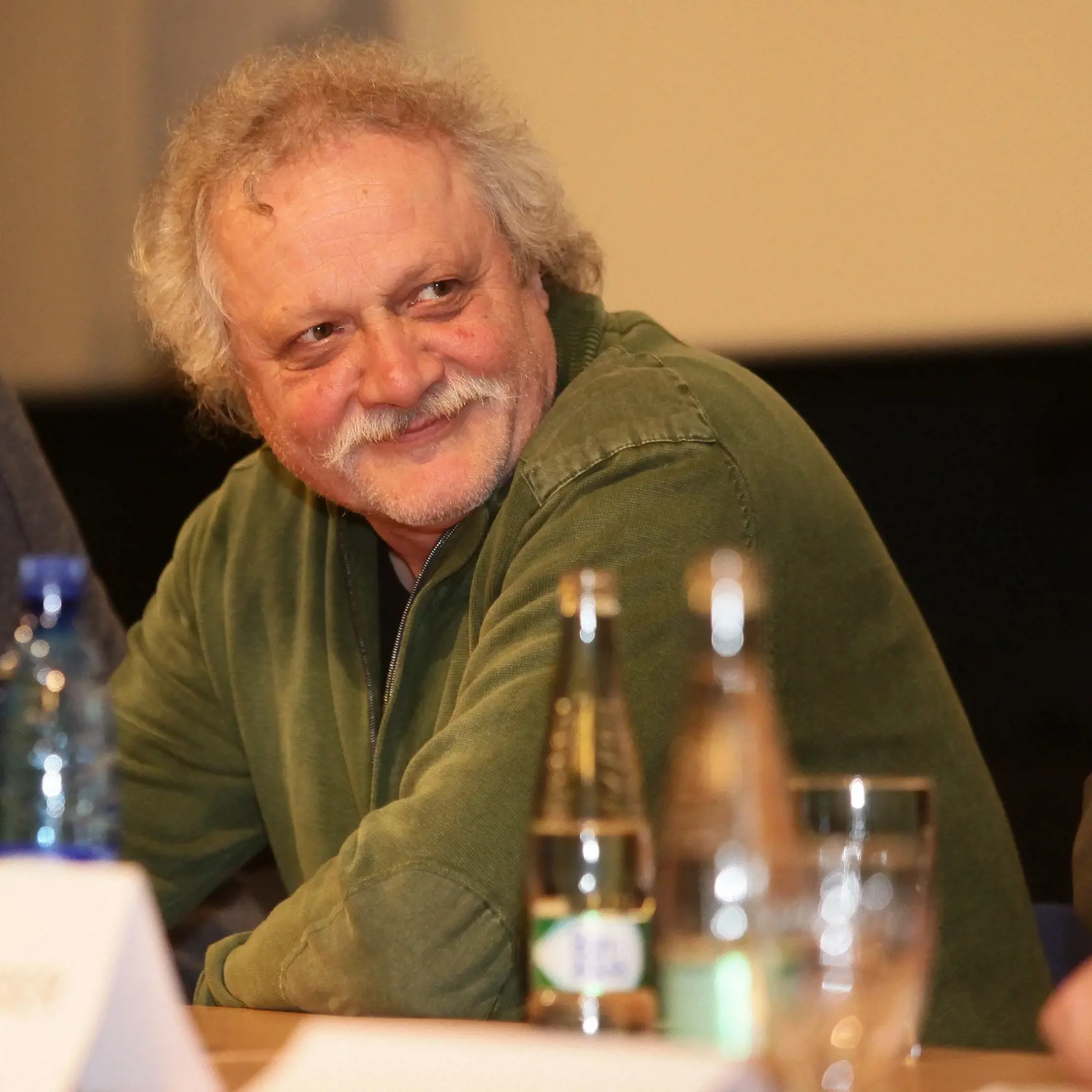 tlaÄovka k slovenskÃ©mu filmu ÄervenÃ½ KapitÃ¡n - prvÃ½ film podÄ¾a bestselleru Dominika DÃ¡na