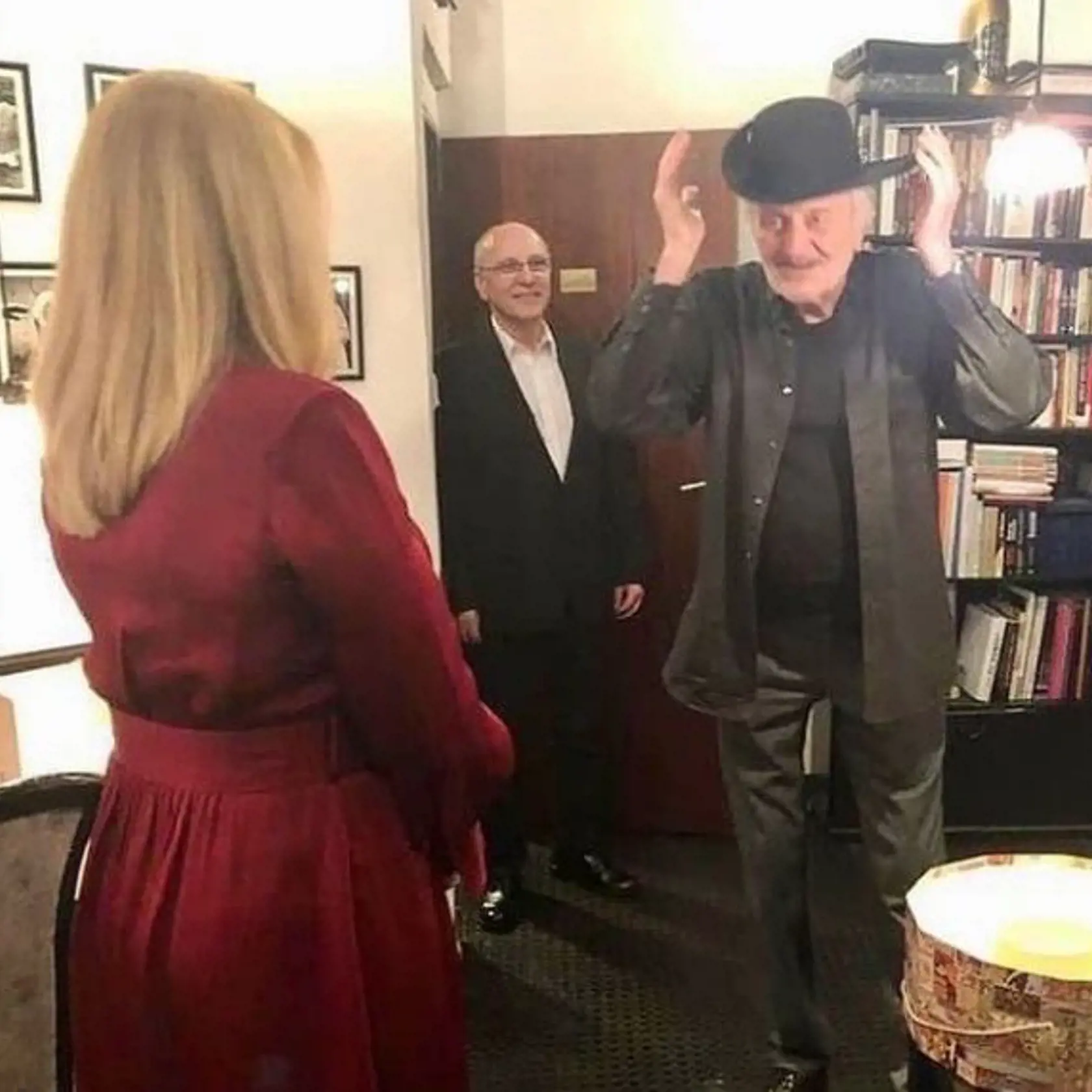 Prezidentka SR Zuzana Čaputová na stretnutí s Milanom Lasicom, keď oslavoval 80-ku.