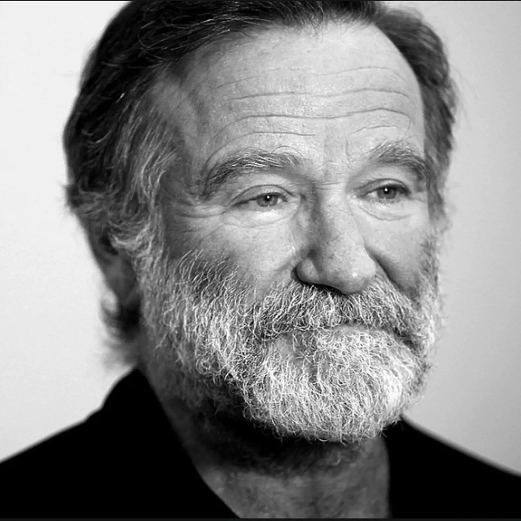 Herec a komik Robin Williams rozdával okolo seba úsmevy a dobrú náladu. Keď si v lete 2014 siahol na život, mnohí tomu nedokázali uveriť.