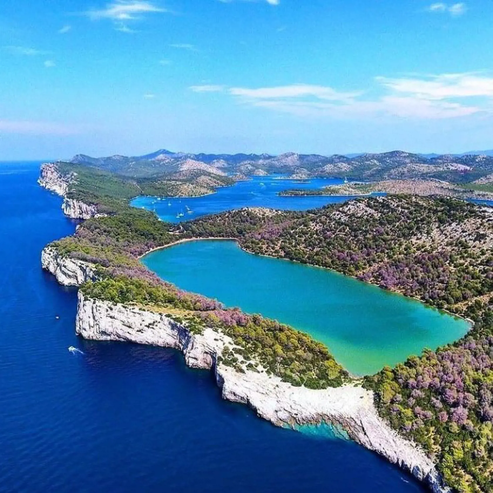 Chorvátsky prírodný park Telašćica sa nachádza na ostrove Dugi Otok.