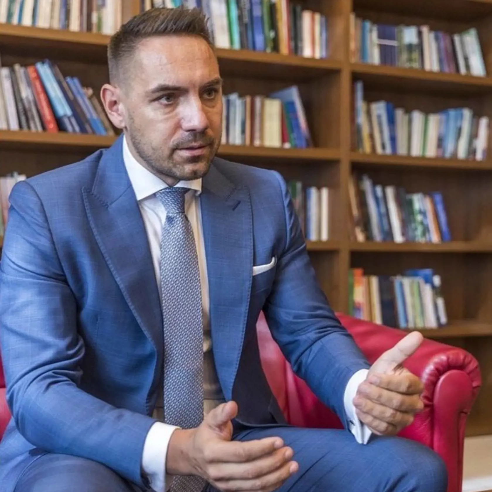 Politik hovorí, že vôbec nie je smutný z rozchodu s exmisskou.