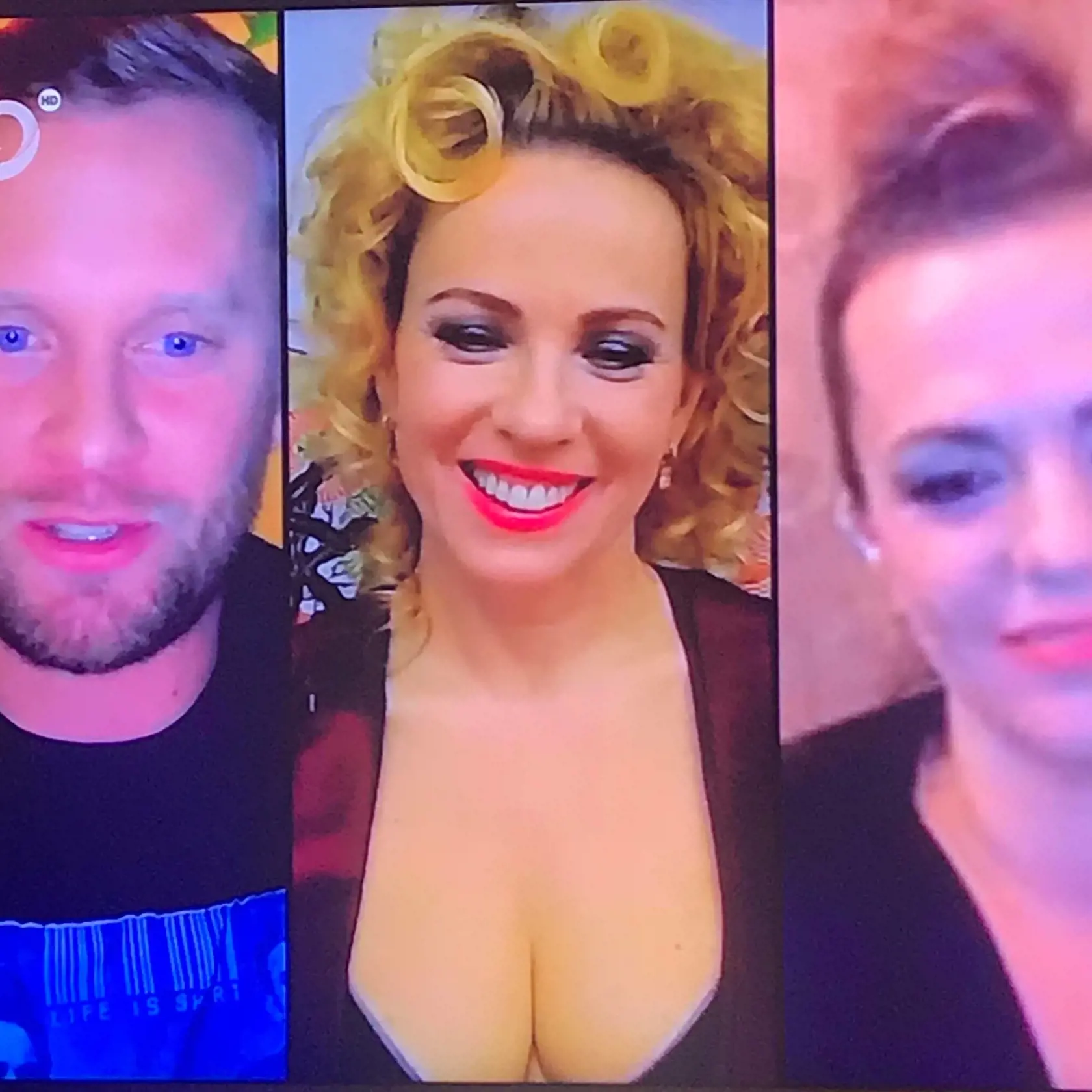 Porotcovia hodnotili cez Skype.
