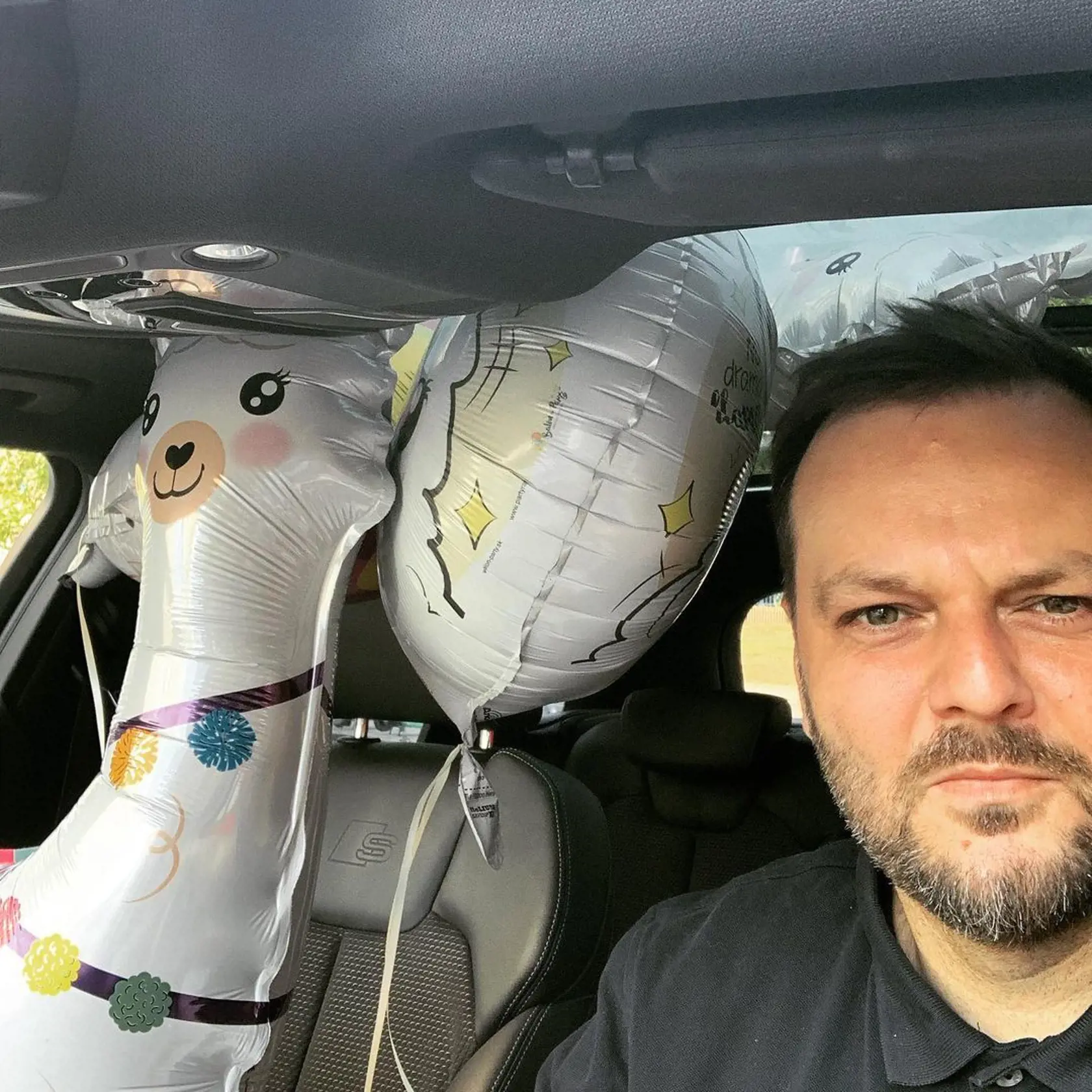 Dcére urobil radosť aj balónmi s podobou lamy.