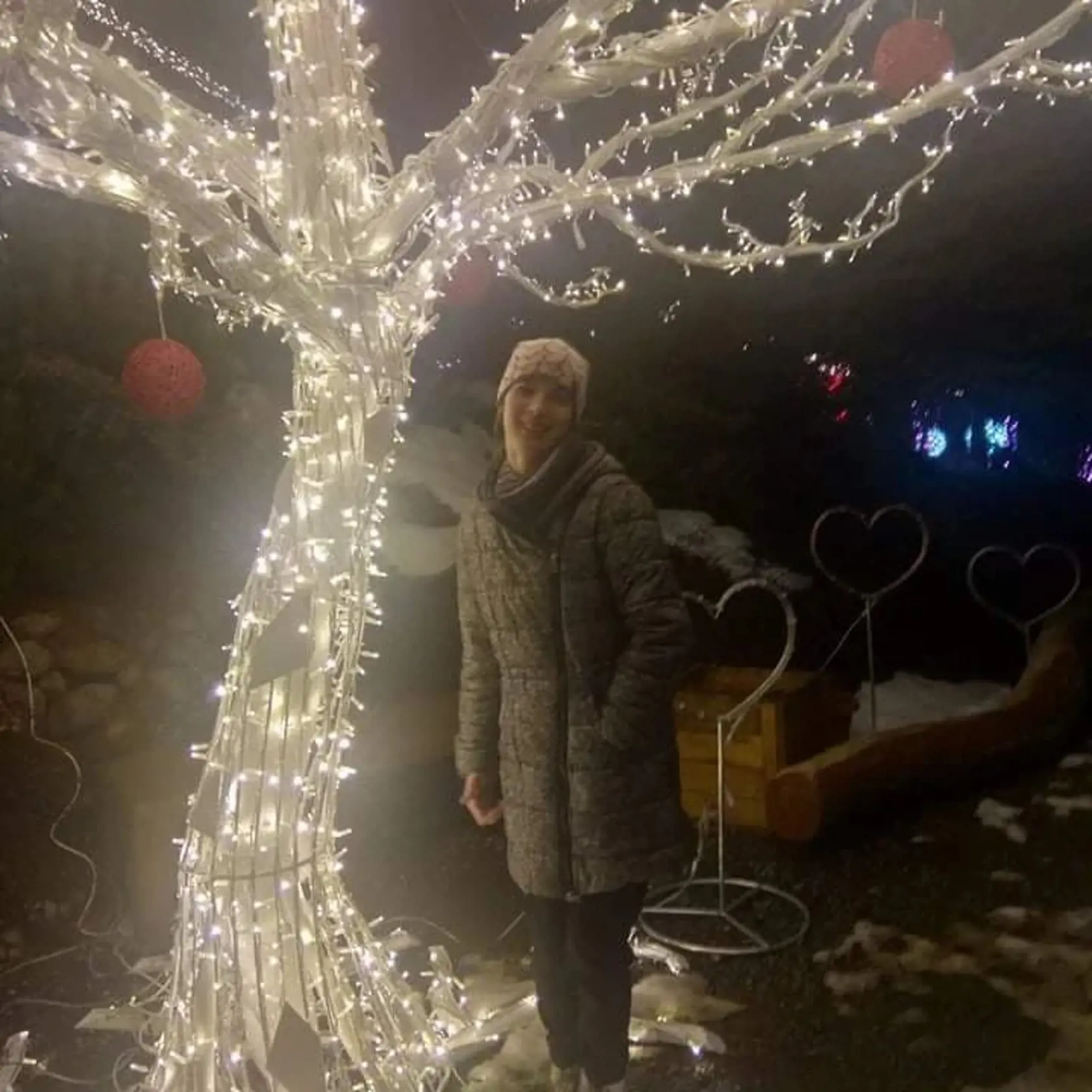 "Denno-denne hľadám možnosti liečby a skúšam všetko," vysvetľuje Dominika s tým, že doma cvičí každý jeden deň a s fyzioterapeutkou raz týždenne.