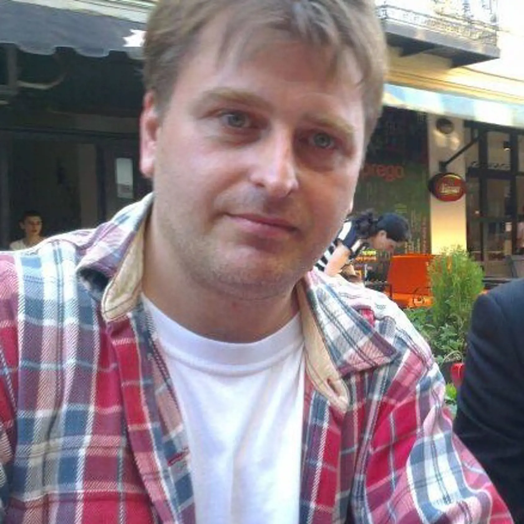 Jakov Džugašvili, Stalinov pravnuk, je výtvarným umelcom. Študoval v Glasgowe a žije v Gruzínsku.