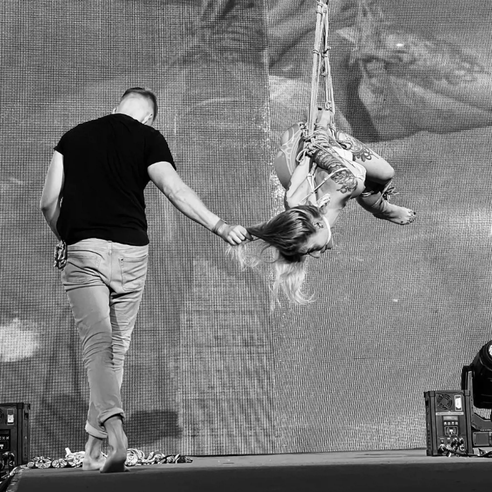 Výstavisko Letňany v Prahe ovládol erotický festival s názvom EROFEST. Tento veľtrh je cielený na predvedenie noviniek zo sveta erotiky.