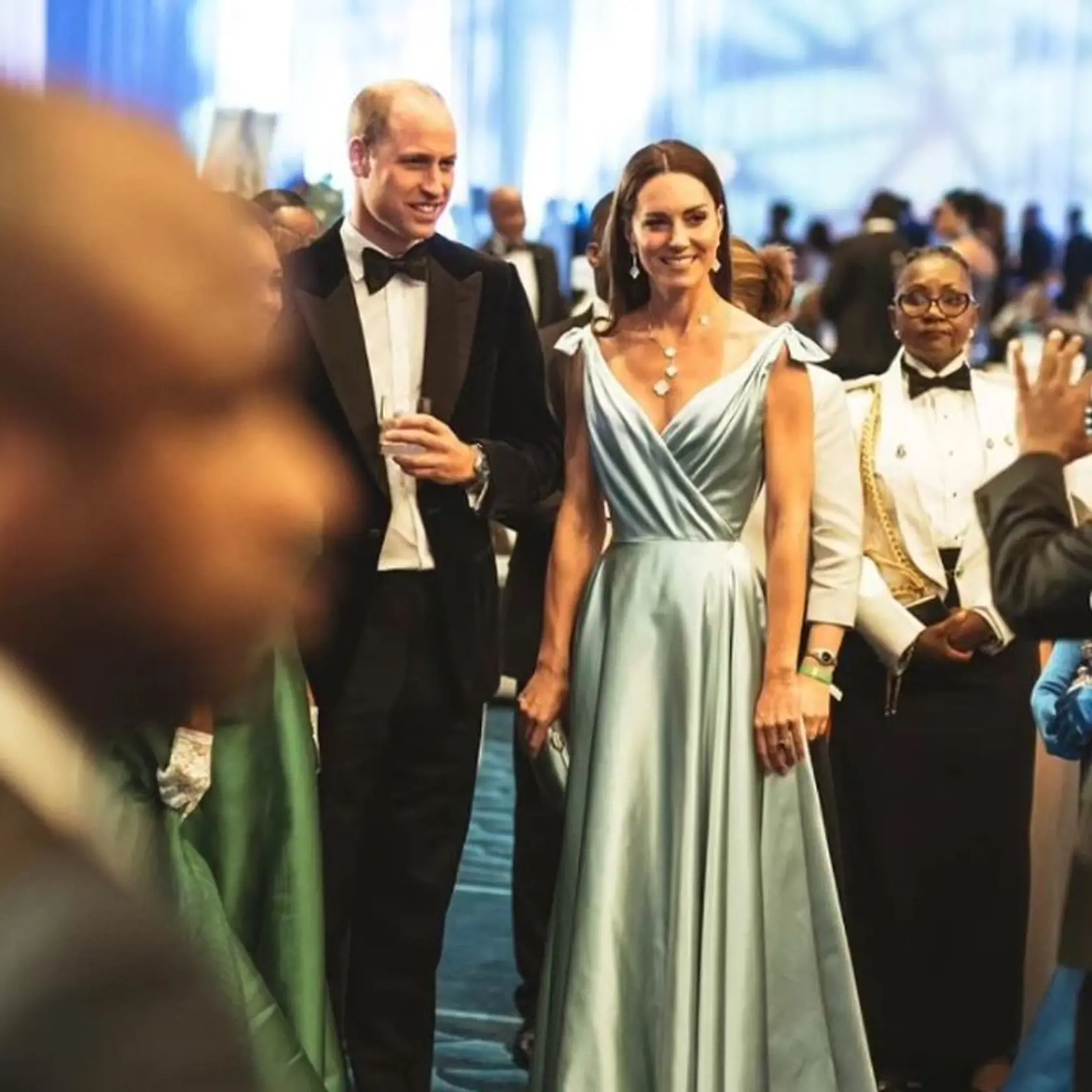 Princ William a vojvodkyňa Kate si najali súkromného fotografa, ktorý zdokumentoval ich kráľovské turné po Karibiku.