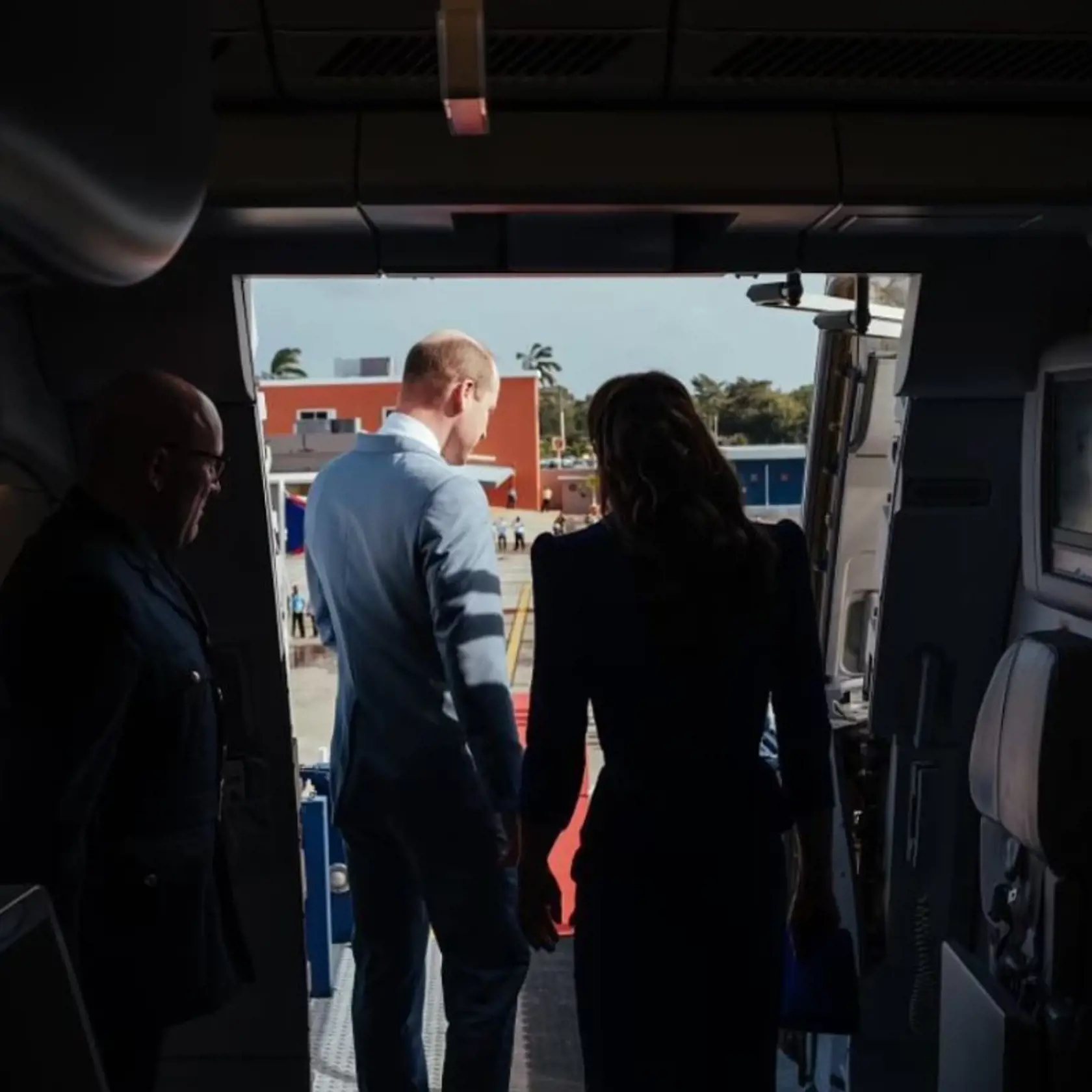 Princ William a vojvodkyňa Kate si najali súkromného fotografa, ktorý zdokumentoval ich kráľovské turné po Karibiku.