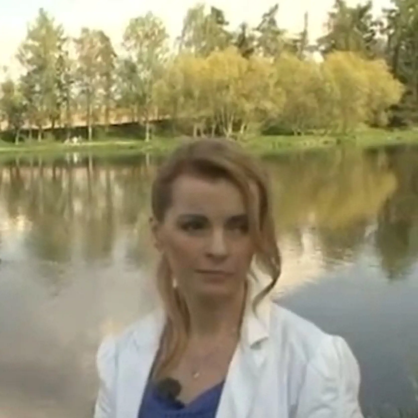 Iveta Bartošová má problém poskladať súvislú vetu.