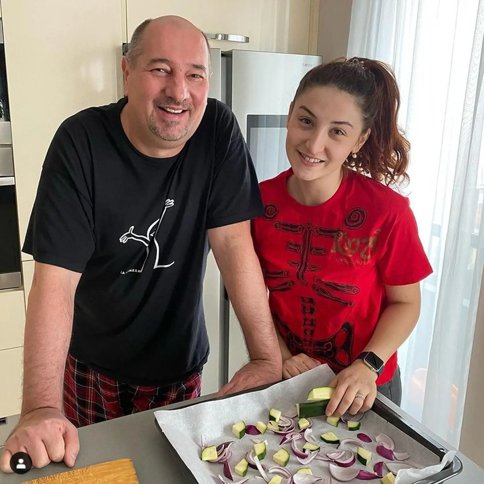Jej milovaní sa ju rozhodli prekvapiť zdravou maškrtou, ktorá sa podľa Ivetiných slov aj vydarila.