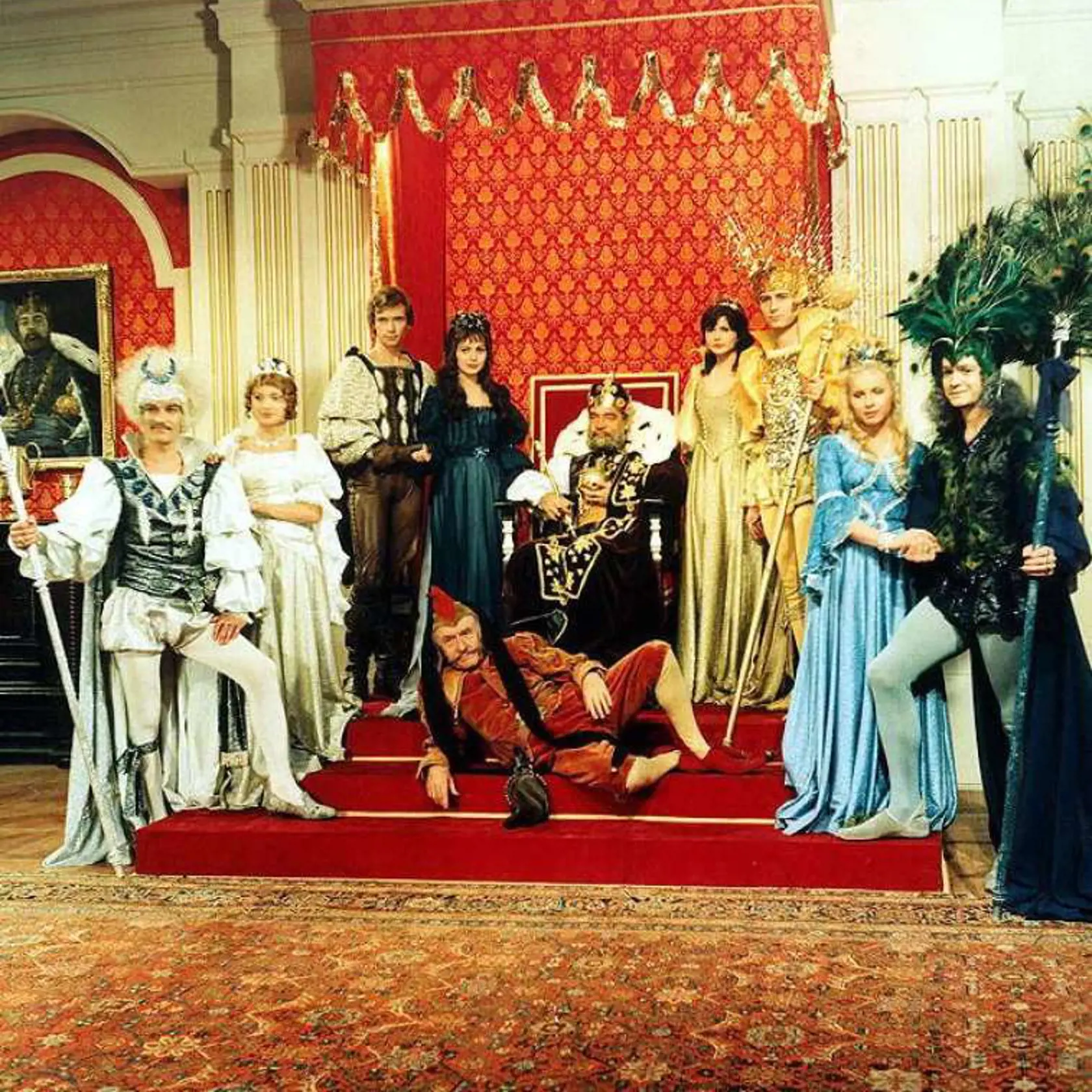 Hrdinom rozprávky z roku 1978 je princ Velen, ktorý počas jedinej noci, kedy mu starý kráľ zverí do rúk starostlivosť o kráľovstvo, vydá svoje tri sestry. A pritom sám sa zamiluje do nádhernej Večernice - sestry svojich švagrov Větrníka, Měsíčníka a Slunečníka.