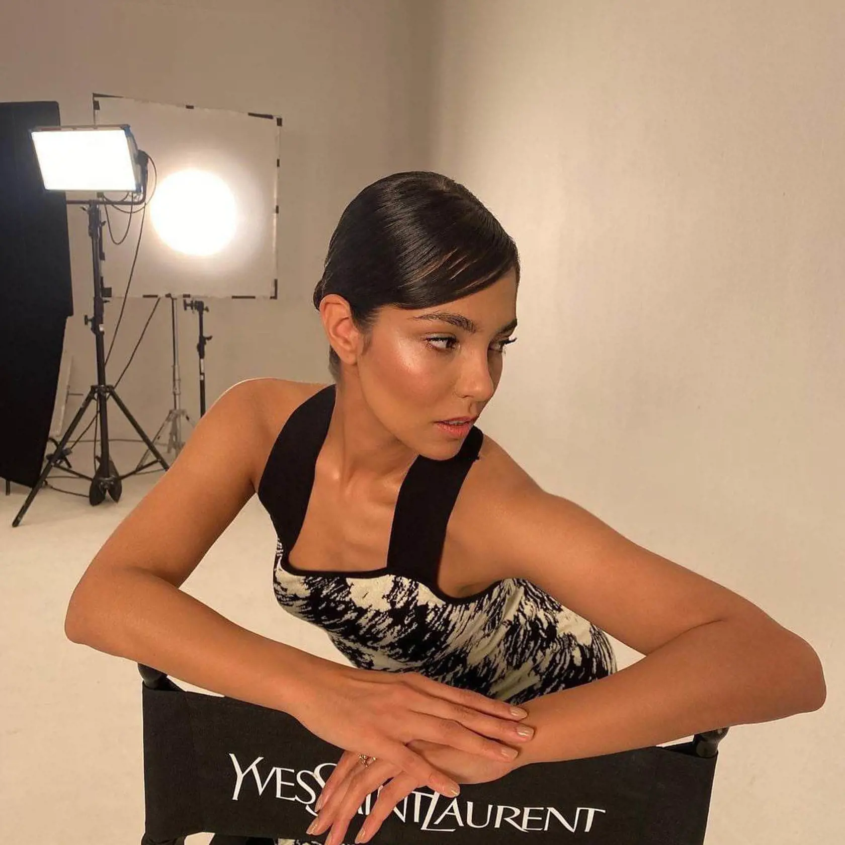 Alžbeta Ferencová je vzácny slovenský talent - speváčka, bývalá misska a najnovšie hrá hlavnú úlohu v seriáli Iveta. Mnohí ju prirovnávajú k speváčke Alicii Keys.