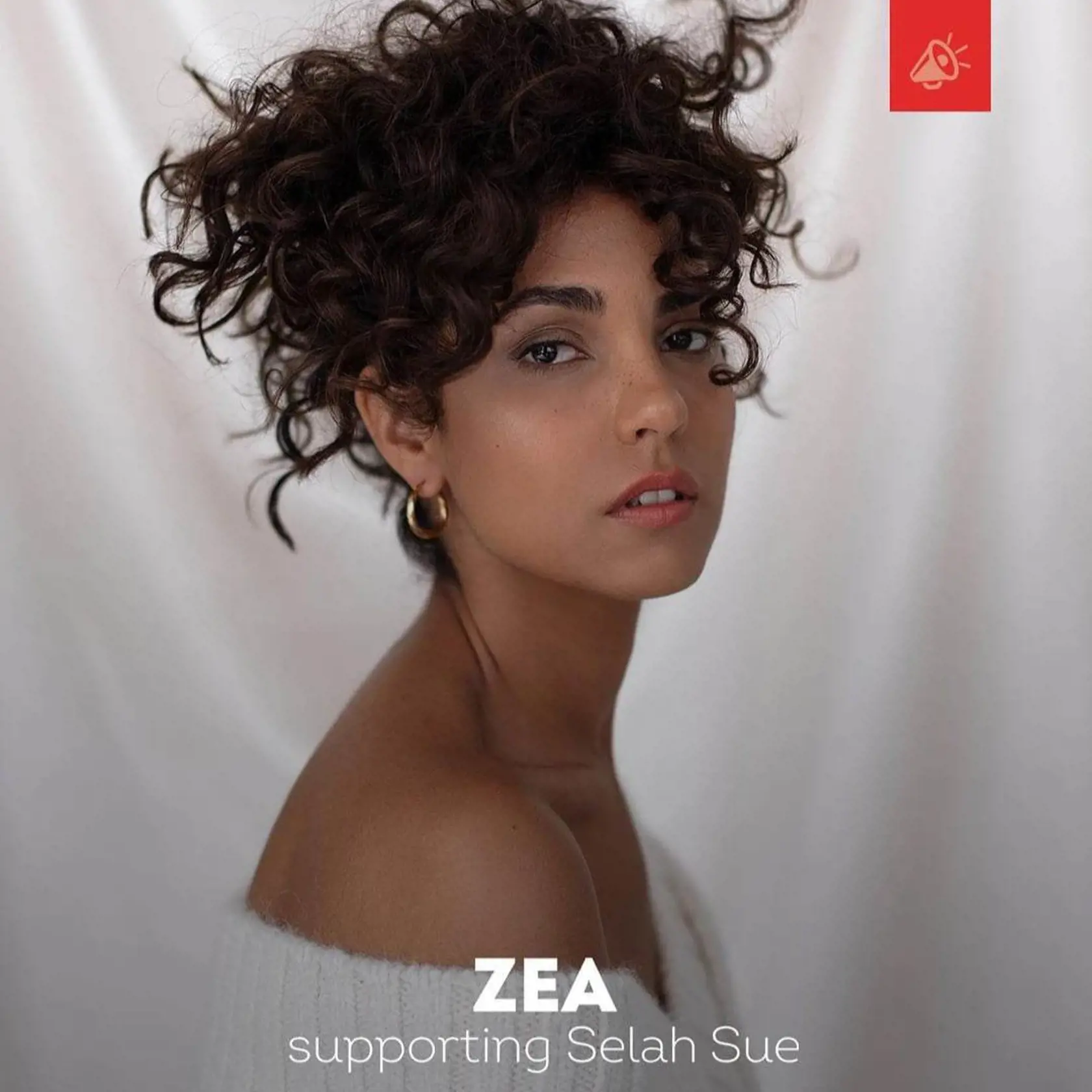 Alžbeta Ferencová je vzácny slovenský talent - speváčka, bývalá misska a najnovšie hrá hlavnú úlohu v seriáli Iveta. Mnohí ju prirovnávajú k speváčke Alicii Keys.