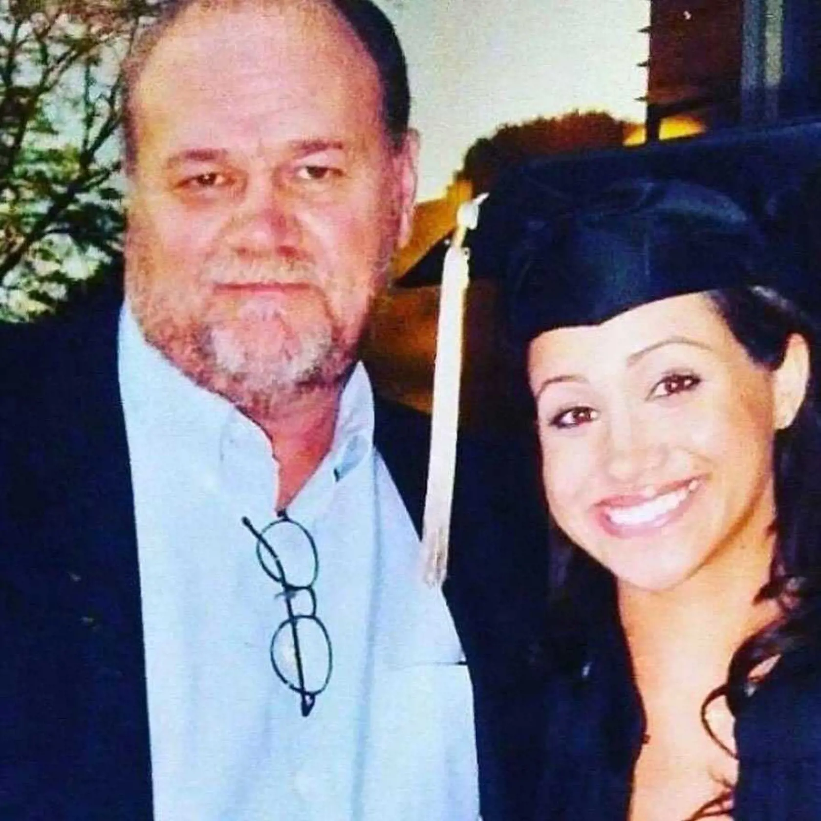 Otec Meghan Markle bude mať čo kráľovskej rodine vysvetľovať. 
