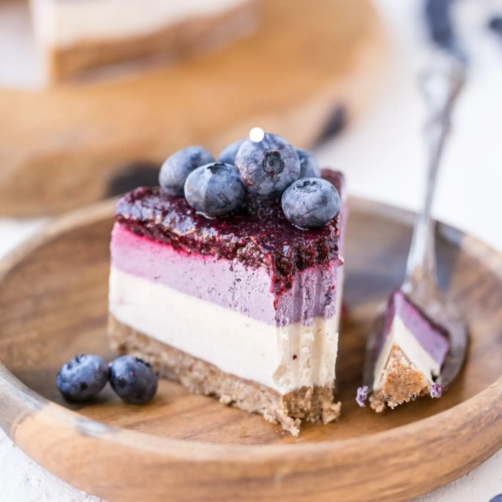 Trojfarebný čučoriedkový cheesecake