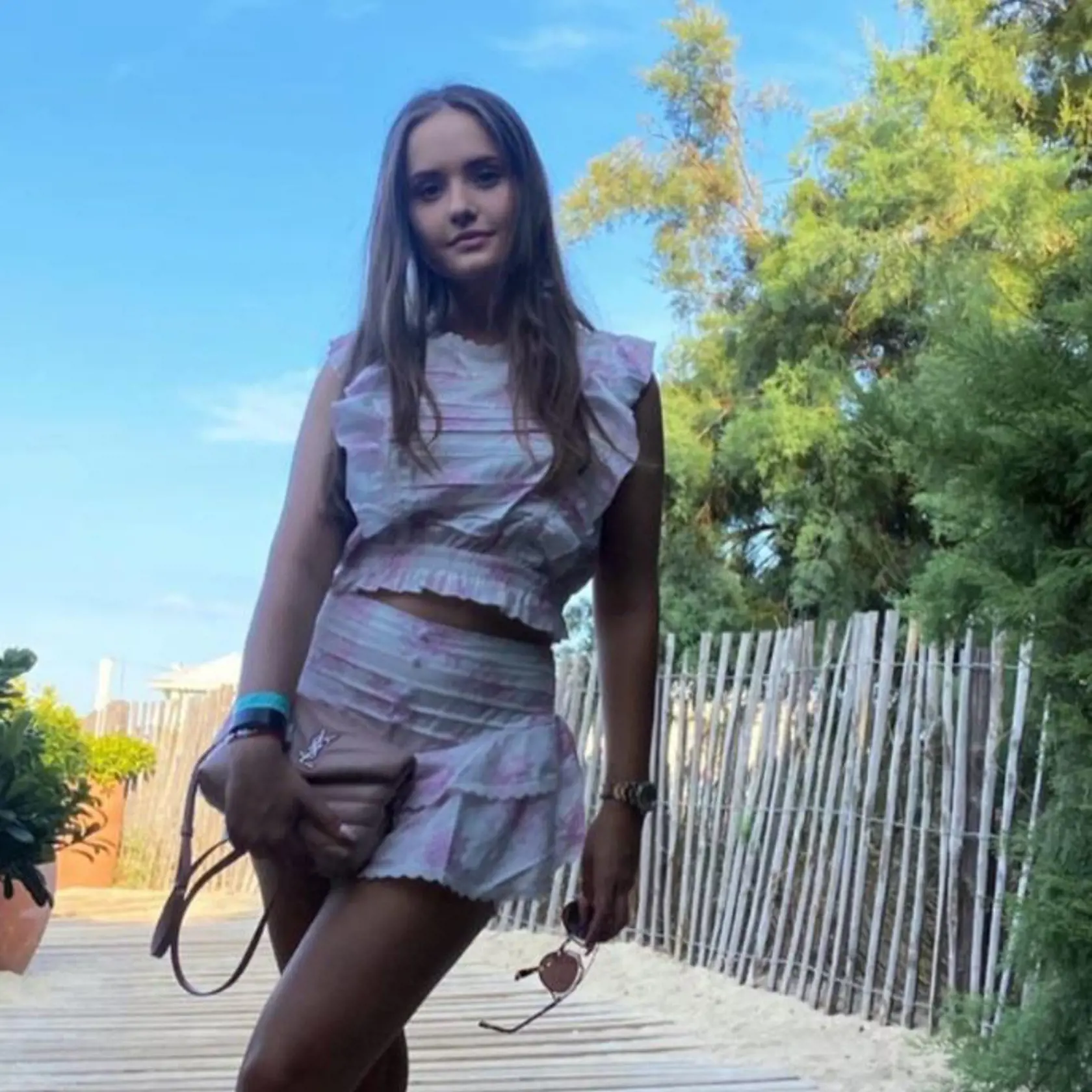 Podľa zahraničných médií sa Davina pravdepodobne už osamostatnila a vyletela z rodného hniezda. Tieto tvrdenia by mala mladá hviezdička potvrdiť, alebo vyvrátiť v najbližších dňoch.