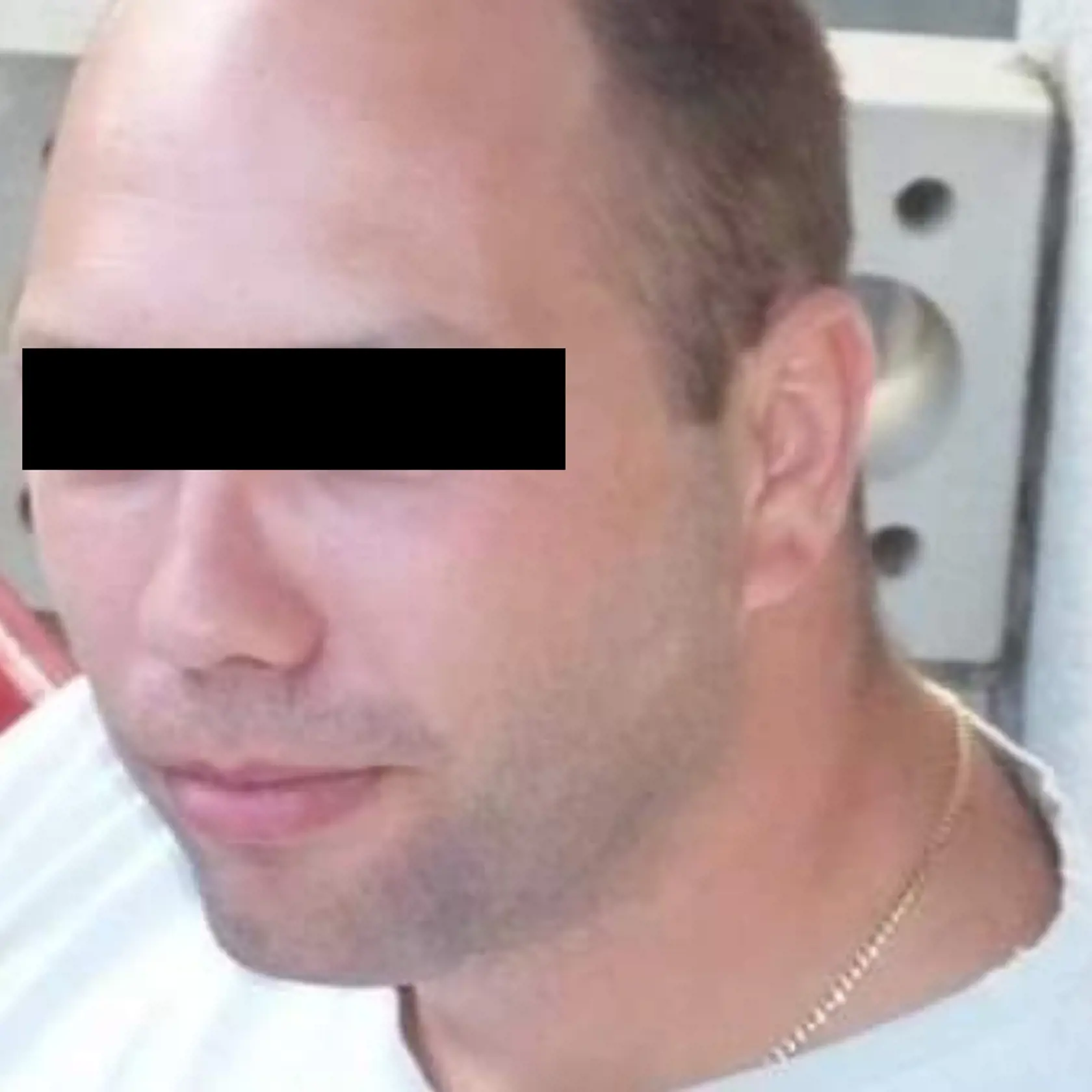 Muž, ktorý zabil v Trnave svojich rodičov sa momentálne nachádza v cele policajného zaistenia.