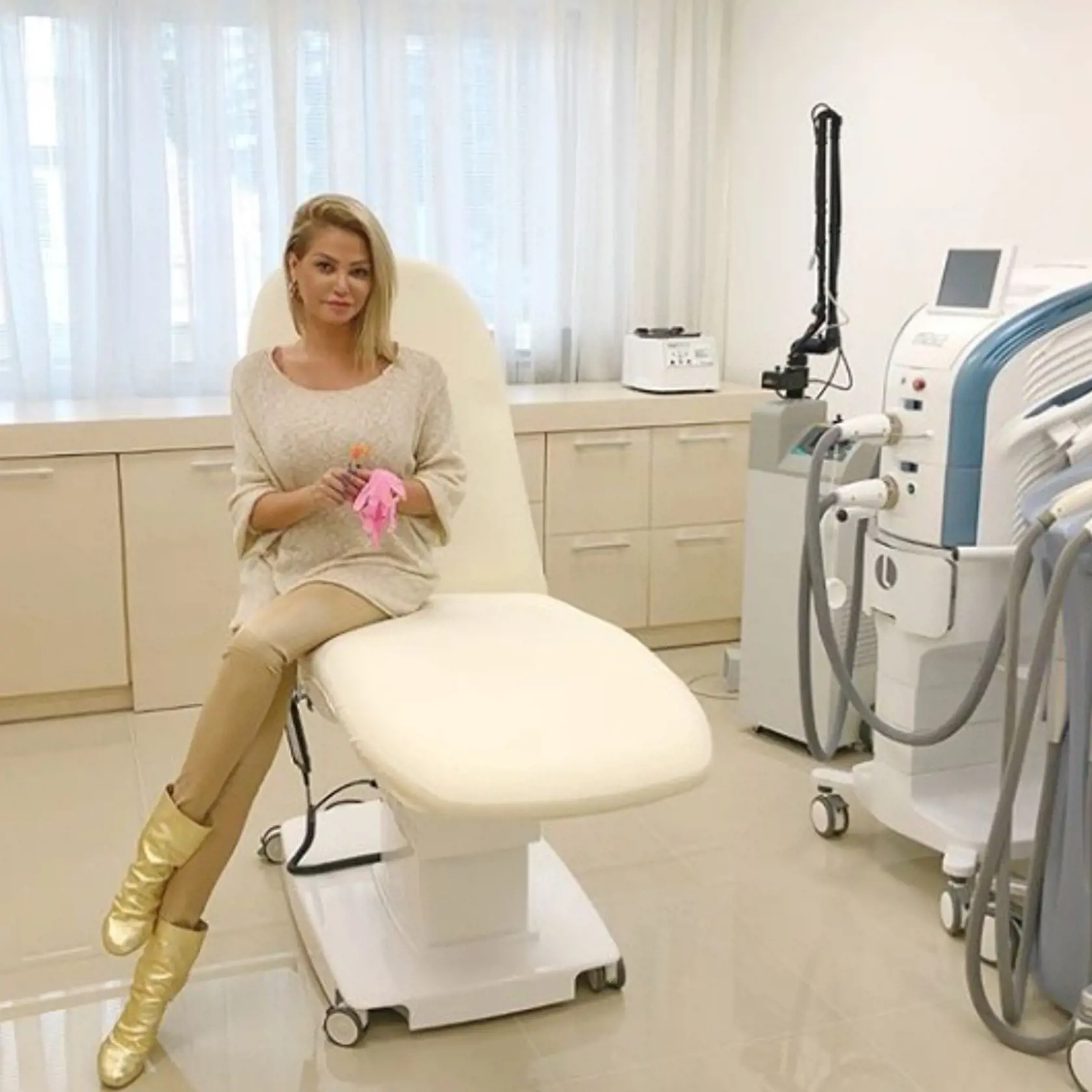 Dermatologička Alena Pallová považovala kritiku Závodskej za narušenie dobrej povesti.