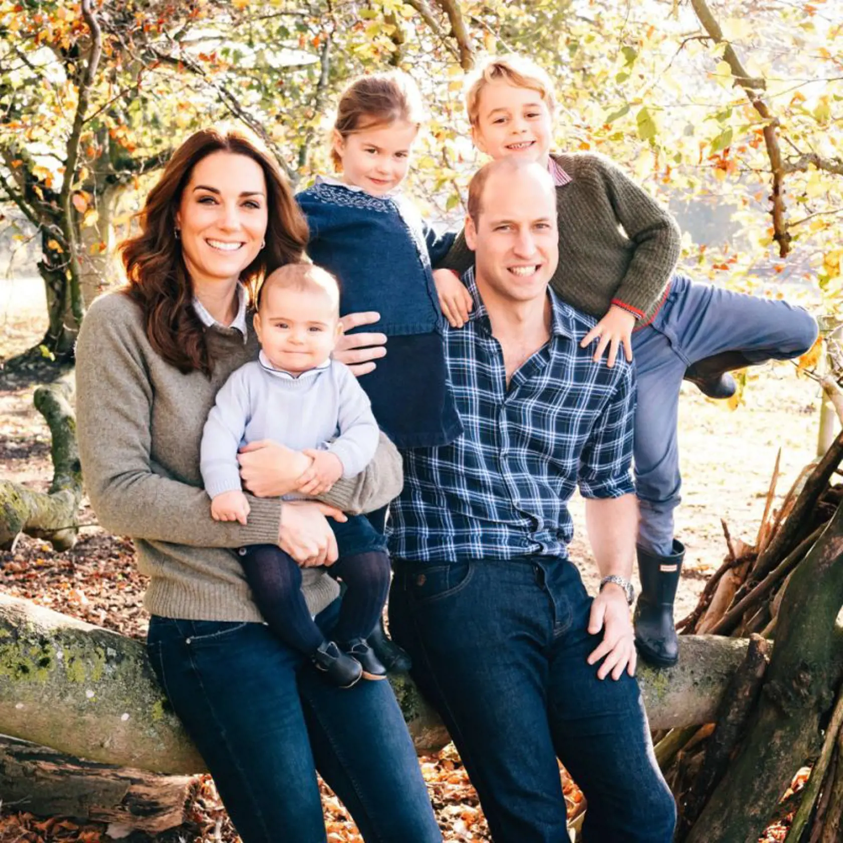 2019: Princ William, Kate, princ George, princezná Charlotte and Princ Louis