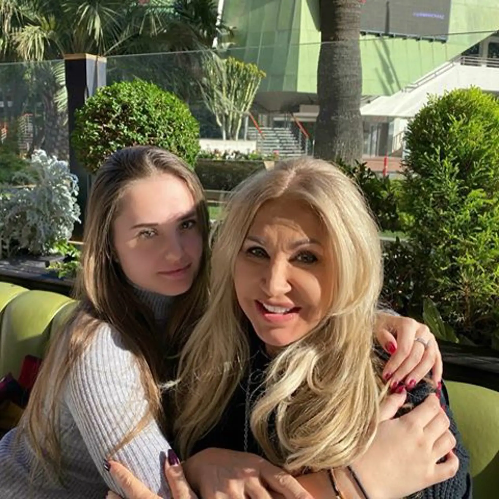 Staršia dcéra Carmen a Róóóóberta Geisenovcov je už takmer dospelá žena. V sobotu 30. mája totiž rozkošné dievčatko z populárnej reality šou oslávilo už svoje 17. narodeniny.